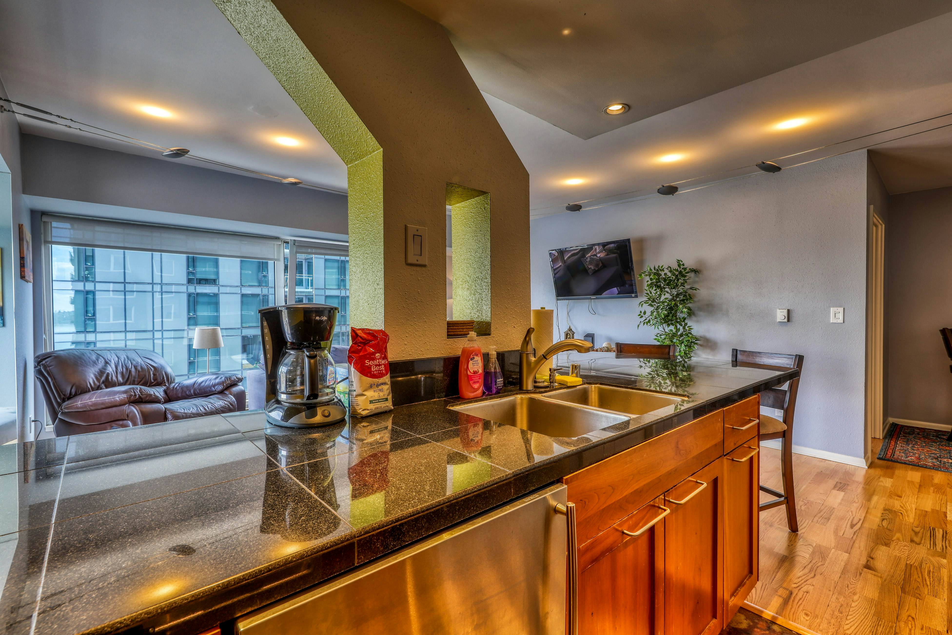 Newmark Tower Seattle Suite