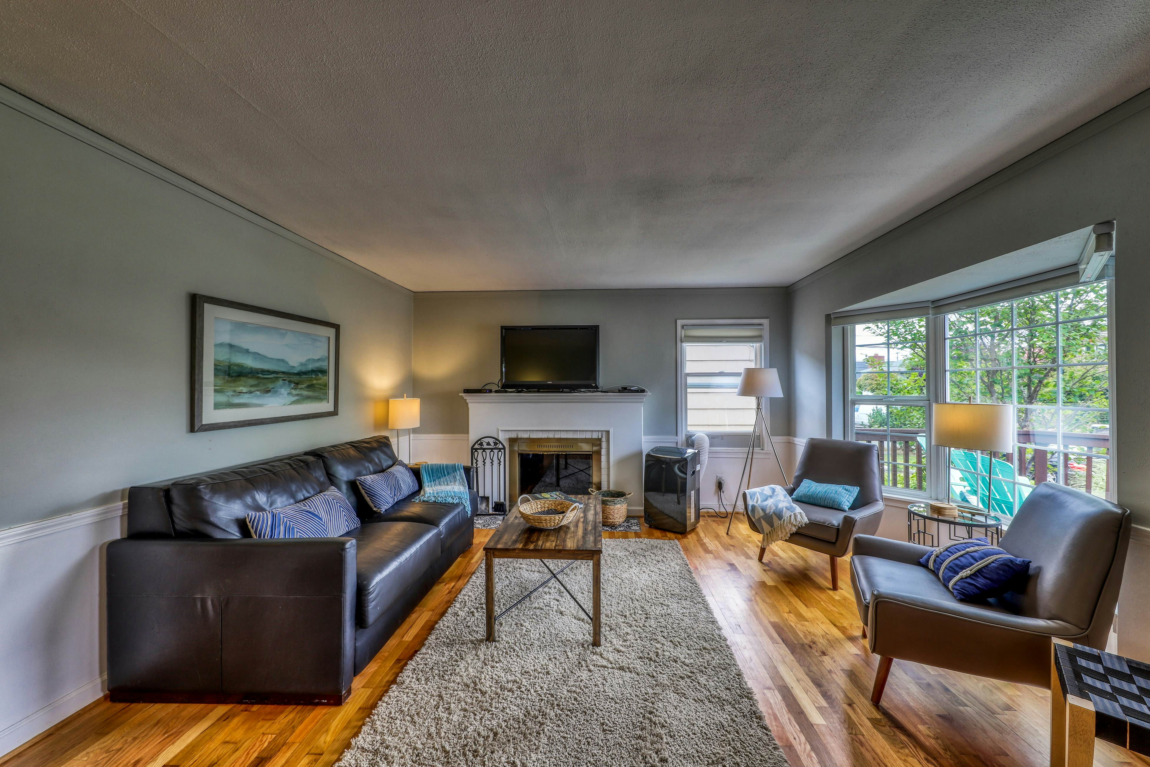 Alki Beach House 3 BD Seattle, WA Vacation Rental Vacasa