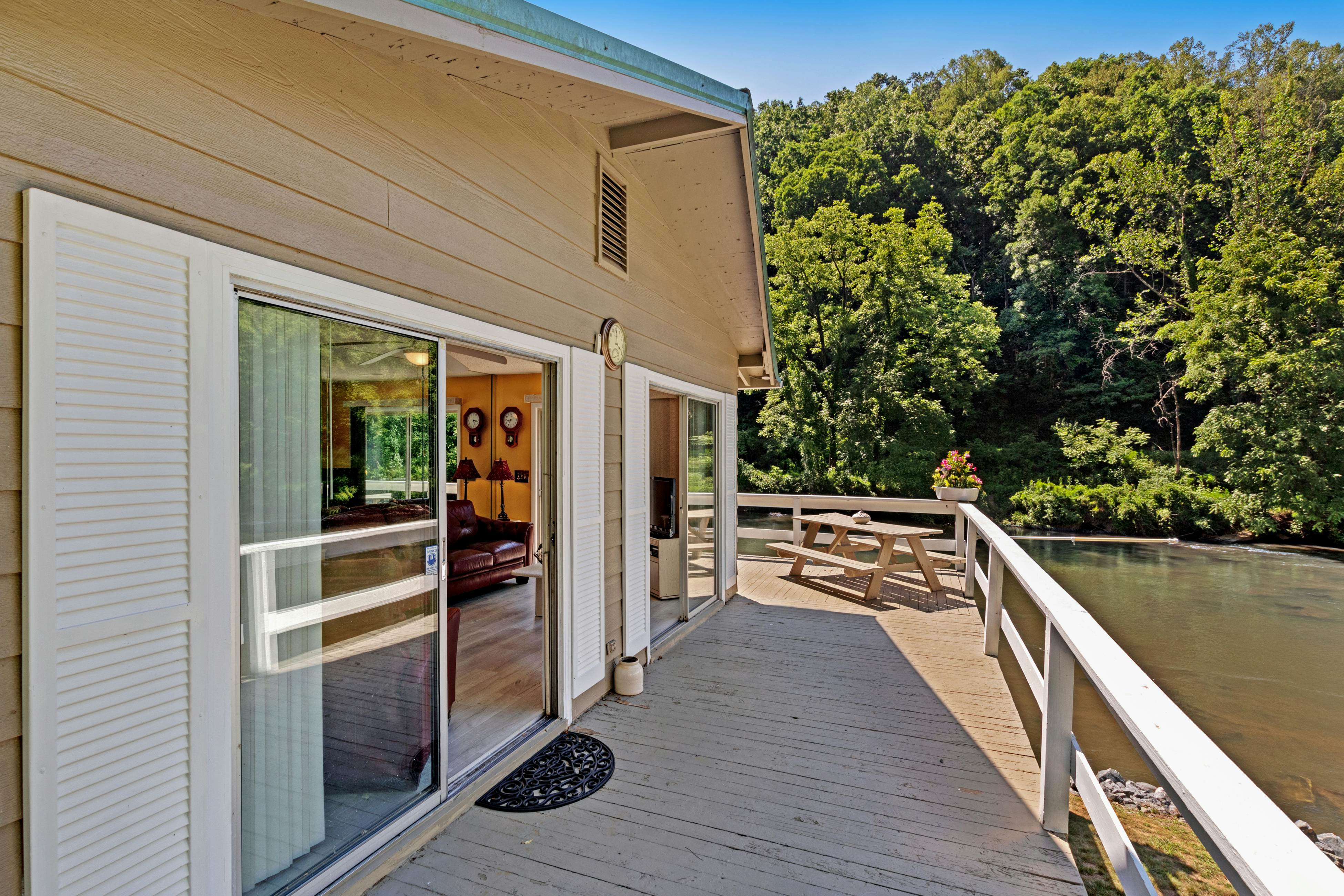 Country Cottage 2 BD Sylva, NC Vacation Rental Vacasa