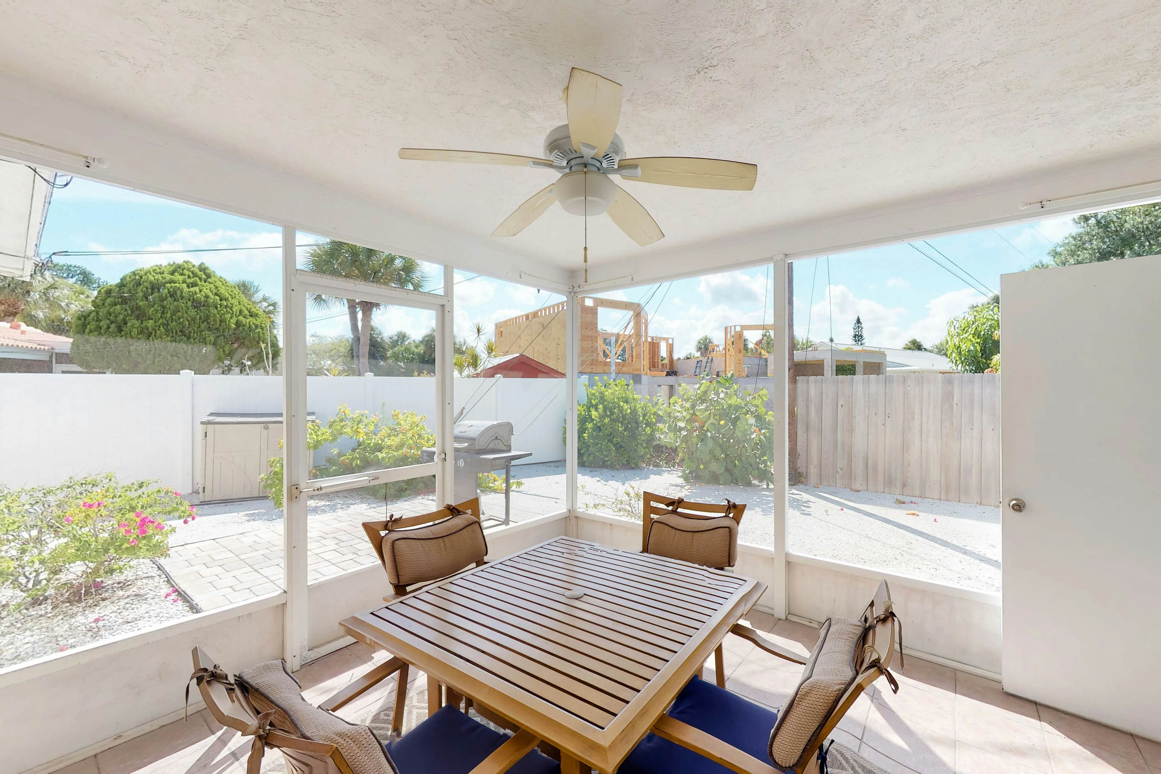 Blue Wave Villa East