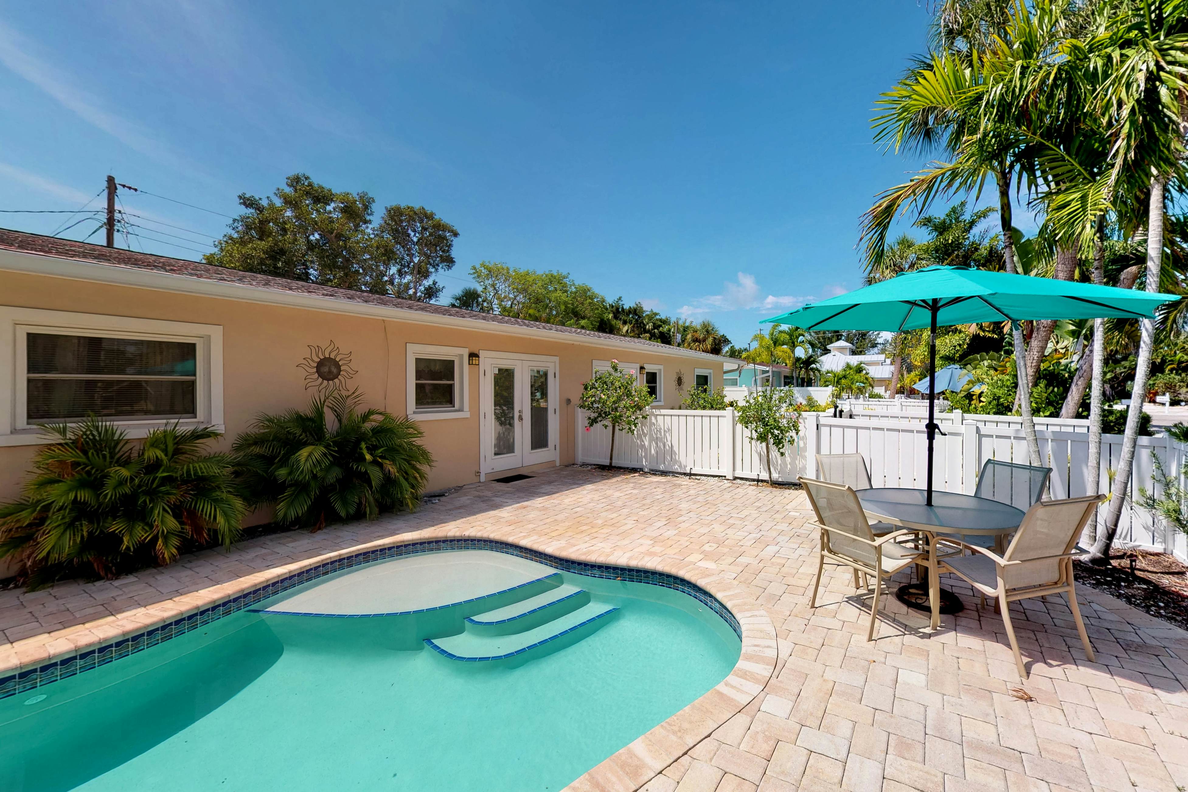 Blue Wave Villa East