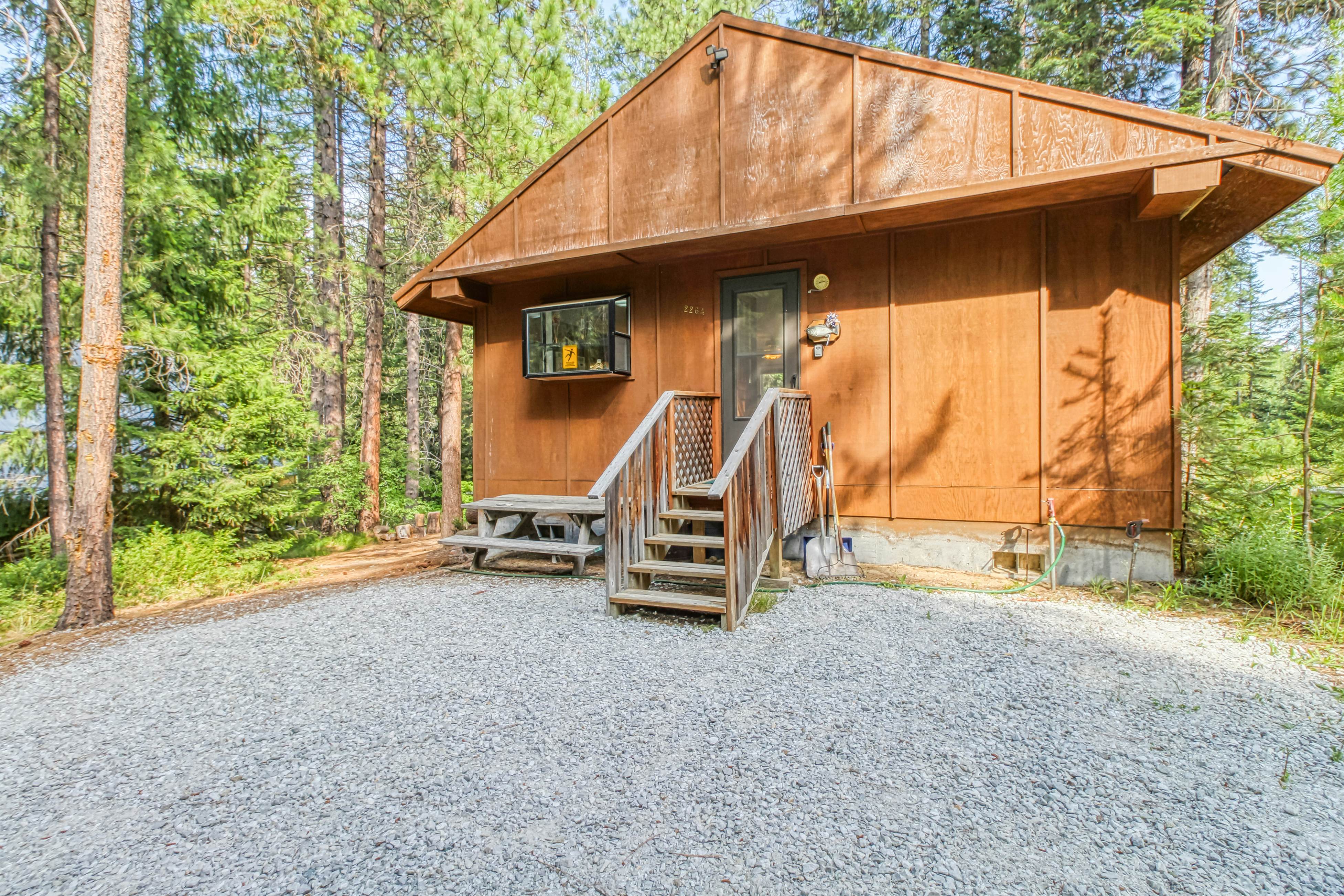 Towering Pines Cabin & Game Room