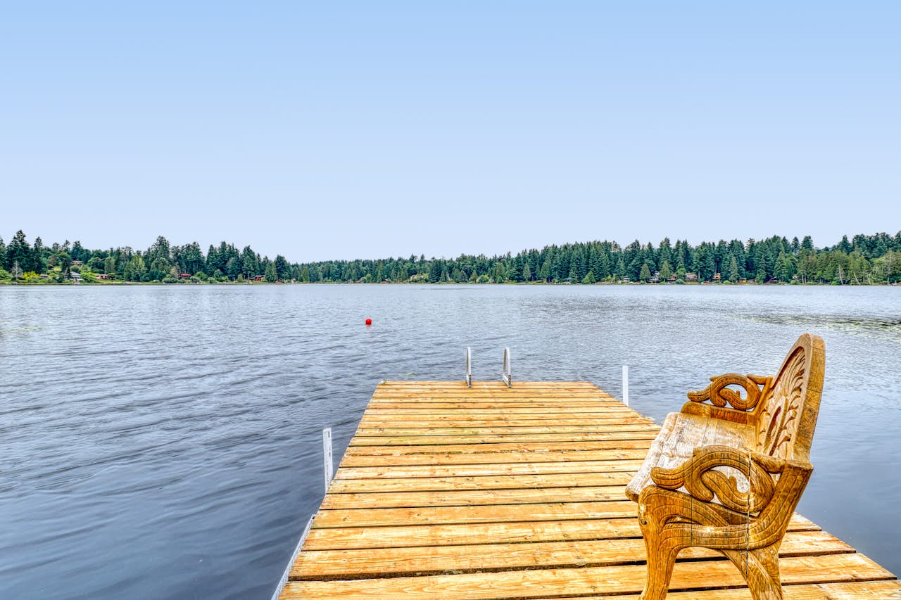 Lake Joy Waterfront Retreat 3 BD Vacation Rental in Carnation, WA