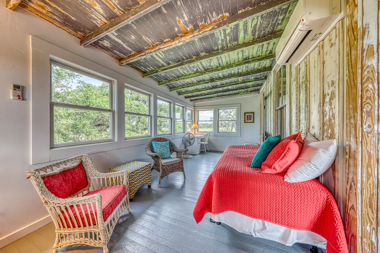 White Dairy Guesthouse 4 BD Vacation Rental in Fredericksburg, TX