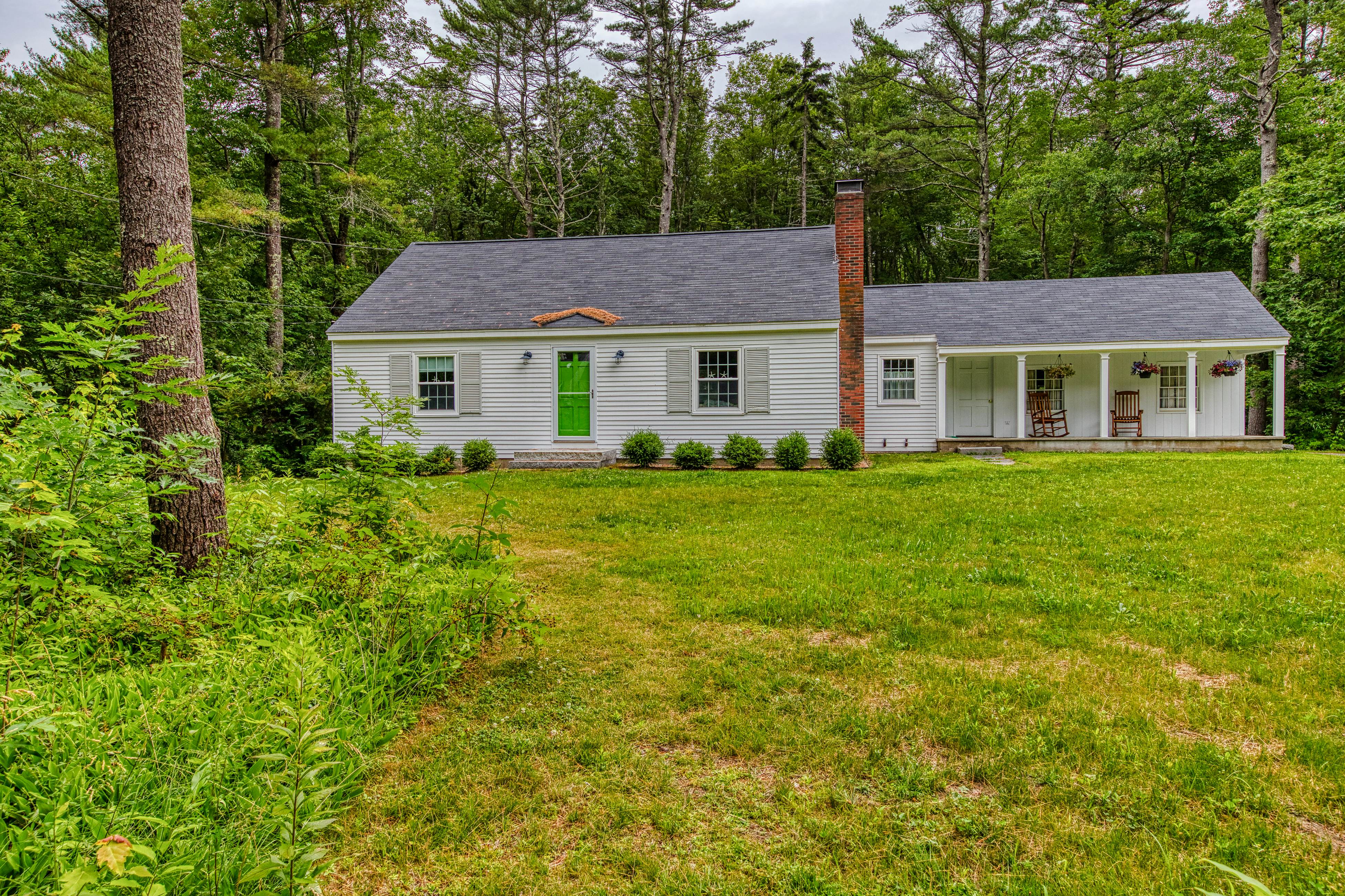 Kennebunk Family Cottage With Crib