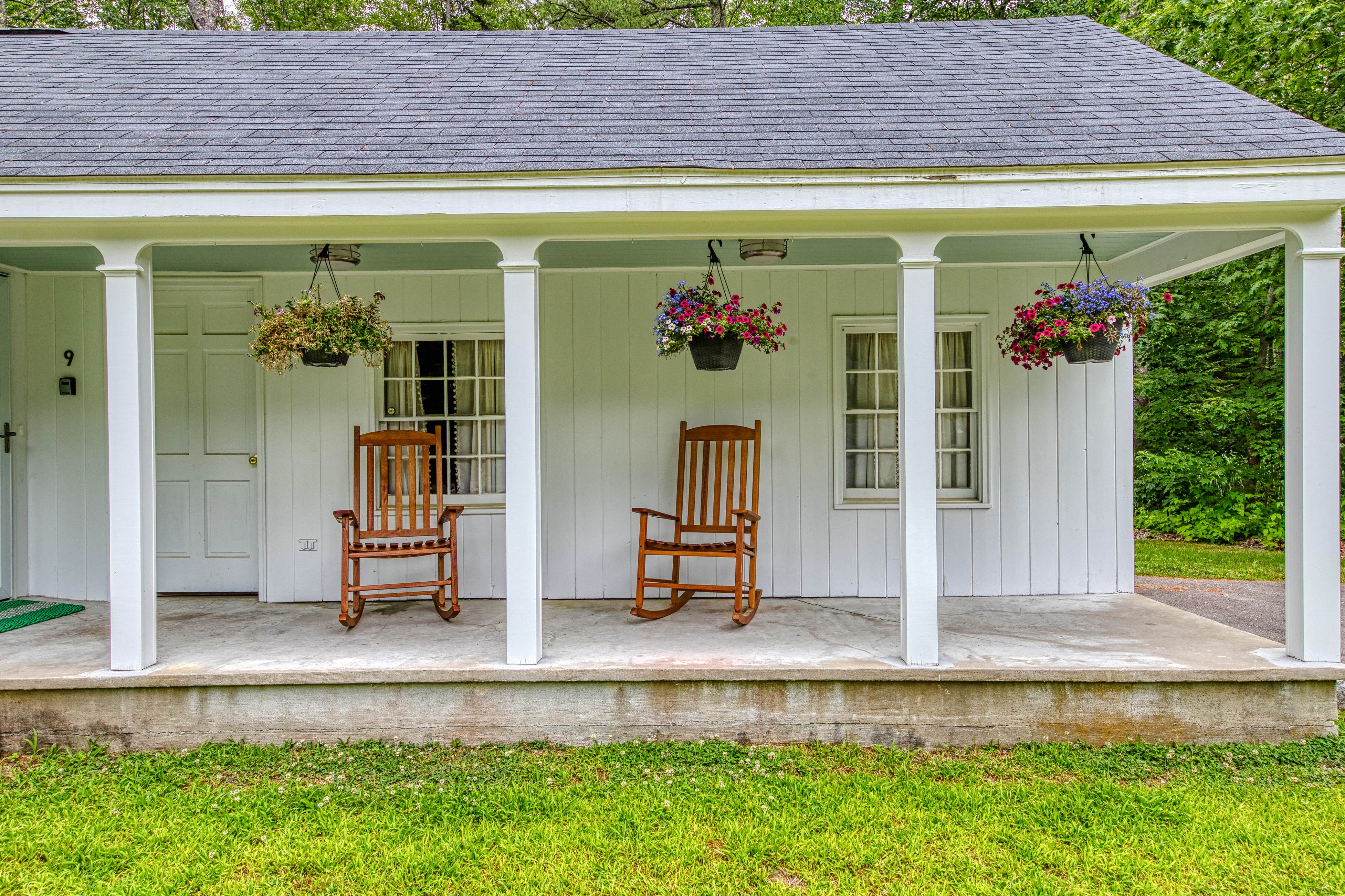Kennebunk Family Cottage With Crib