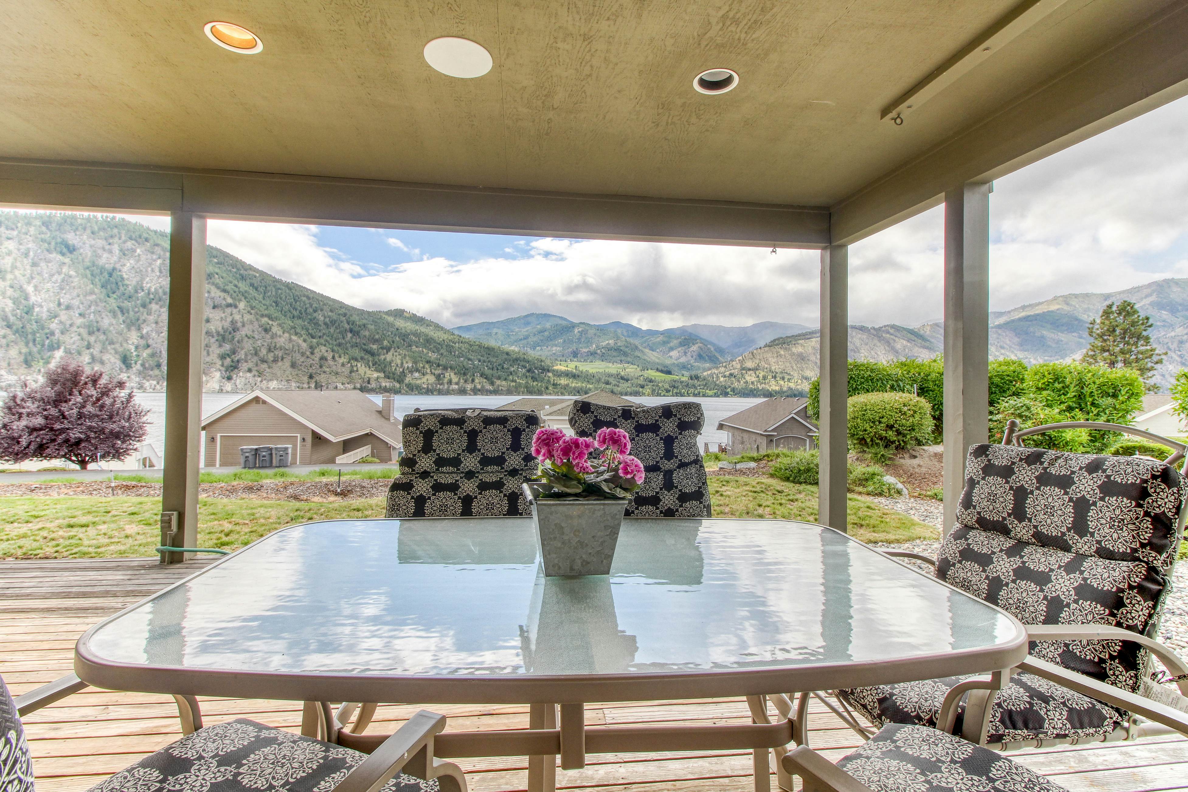 Lake Life at Wapato Point