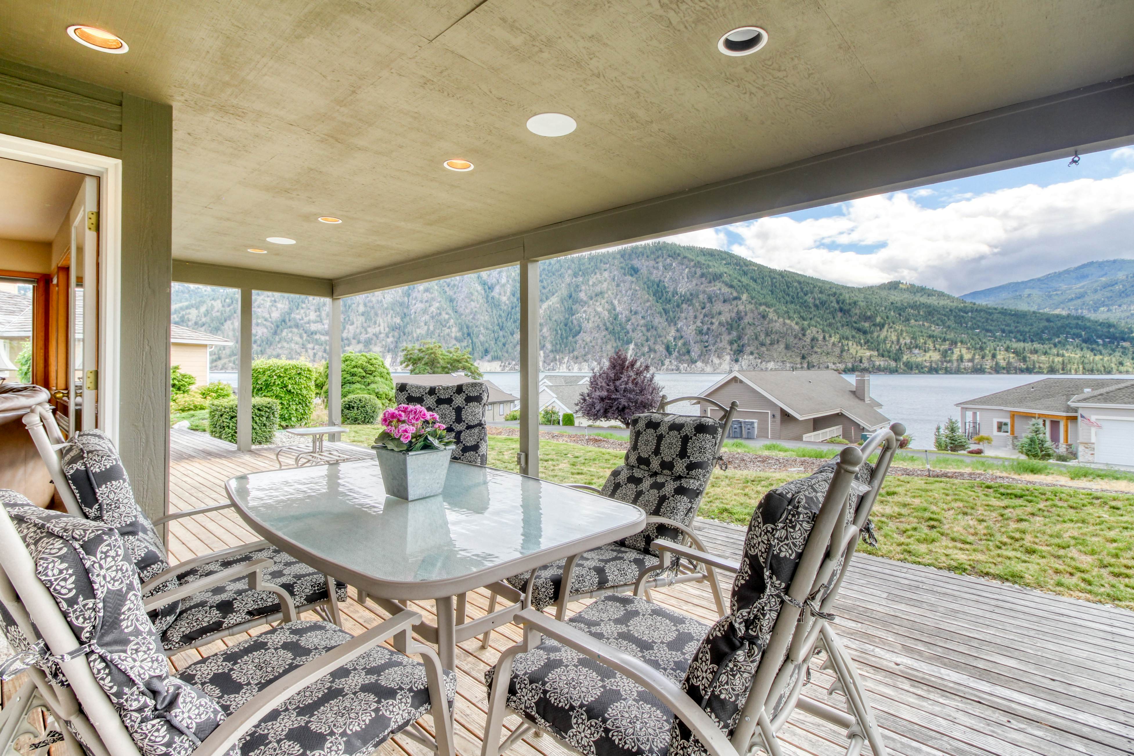 Lake Life at Wapato Point