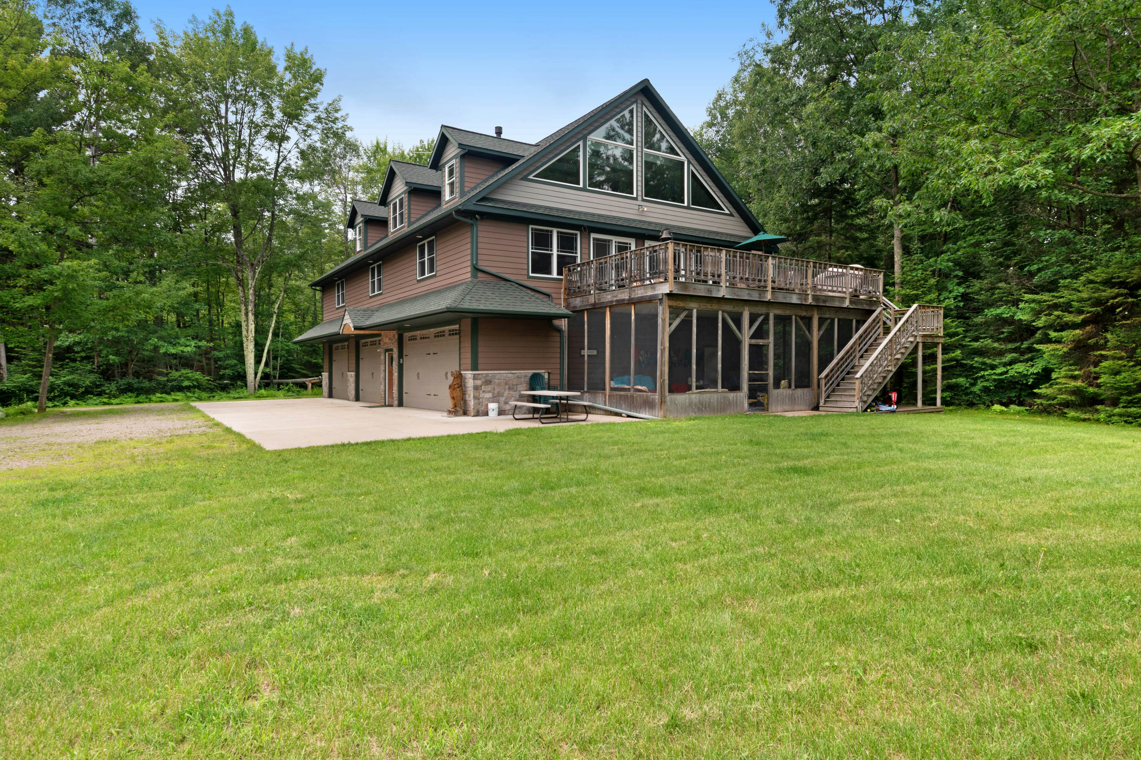 Grand Tomahawk Lodge 5 BD Tomahawk, WI Vacation Rental Vacasa