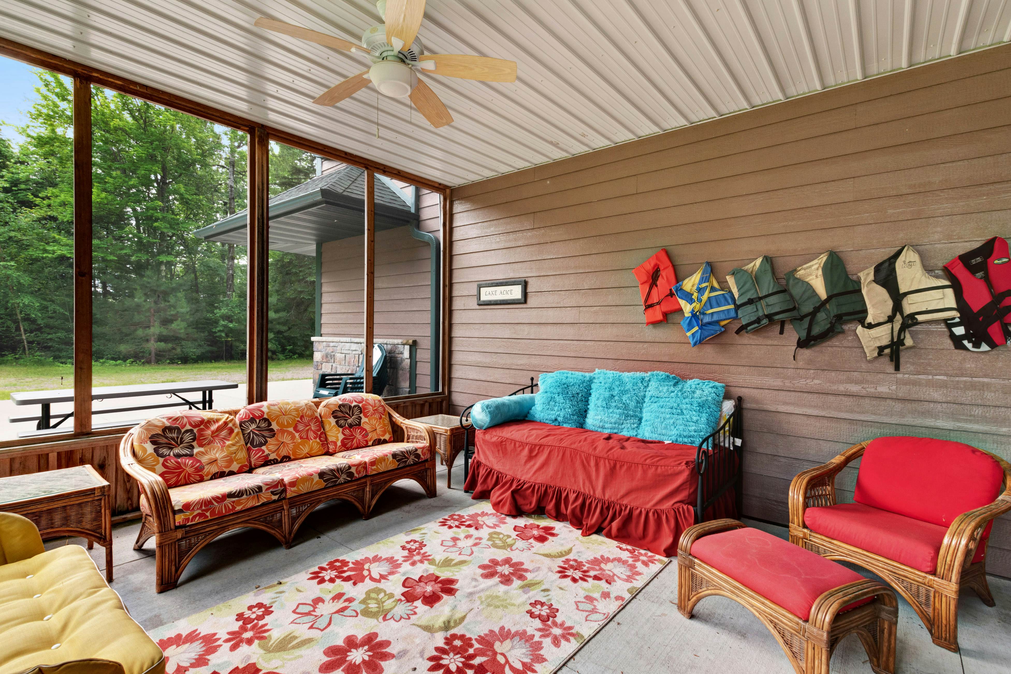 Grand Tomahawk Lodge 5 BD Tomahawk, WI Vacation Rental Vacasa