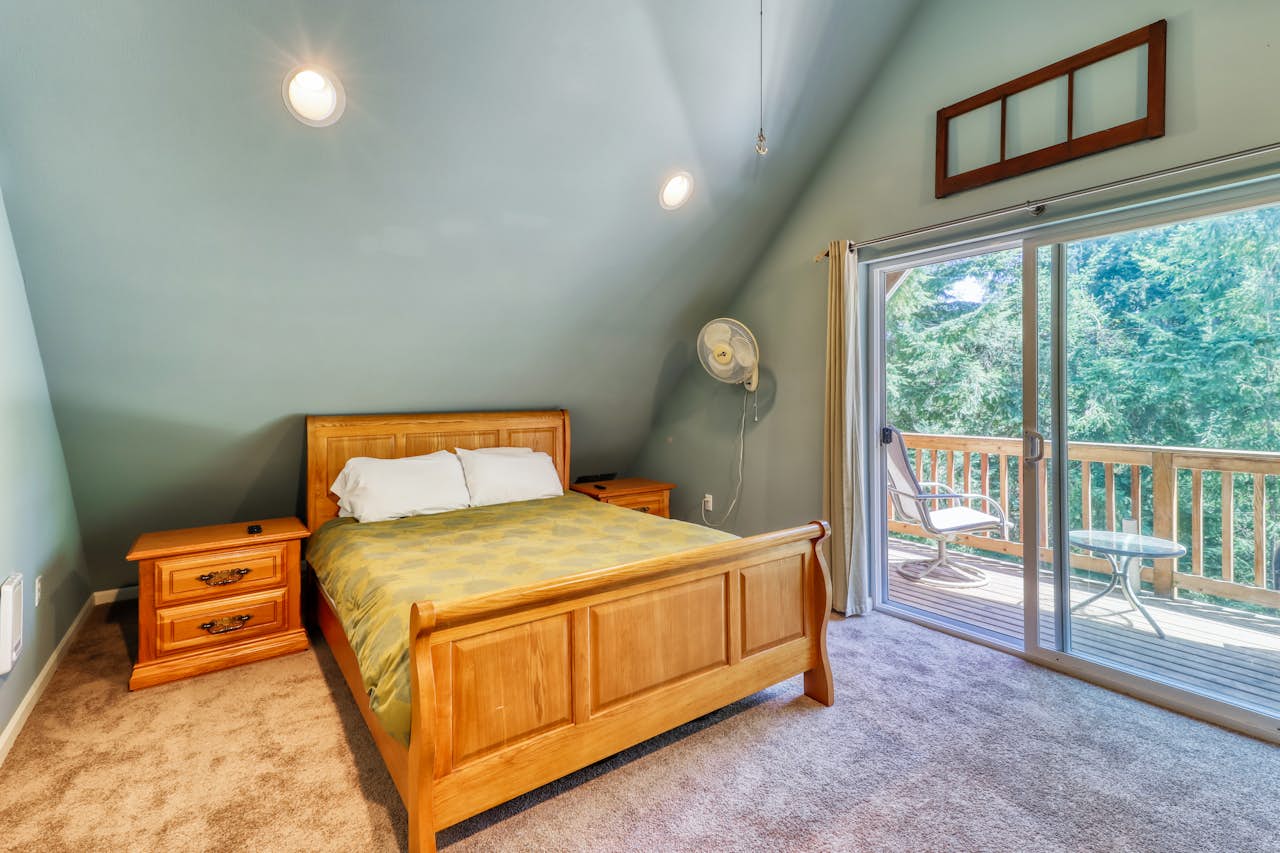 Anderson Island Getaway 4 BD Vacation Rental in Anderson Island, WA