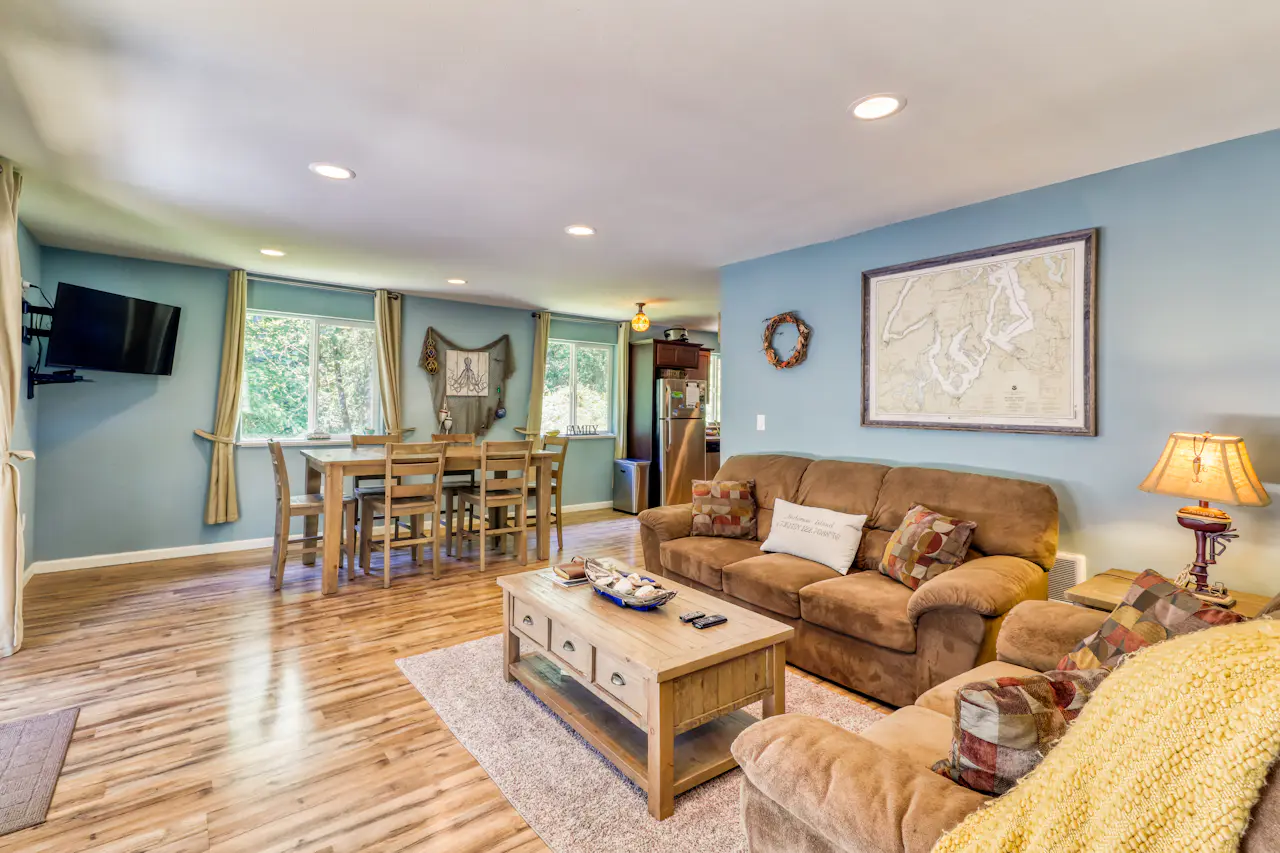 Anderson Island Getaway 4 BD Vacation Rental in Anderson Island, WA