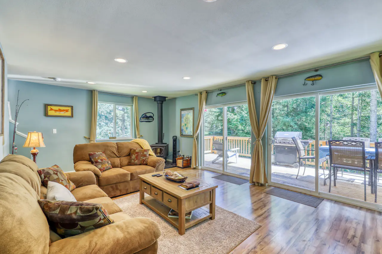 Anderson Island Getaway 4 BD Vacation Rental in Anderson Island, WA