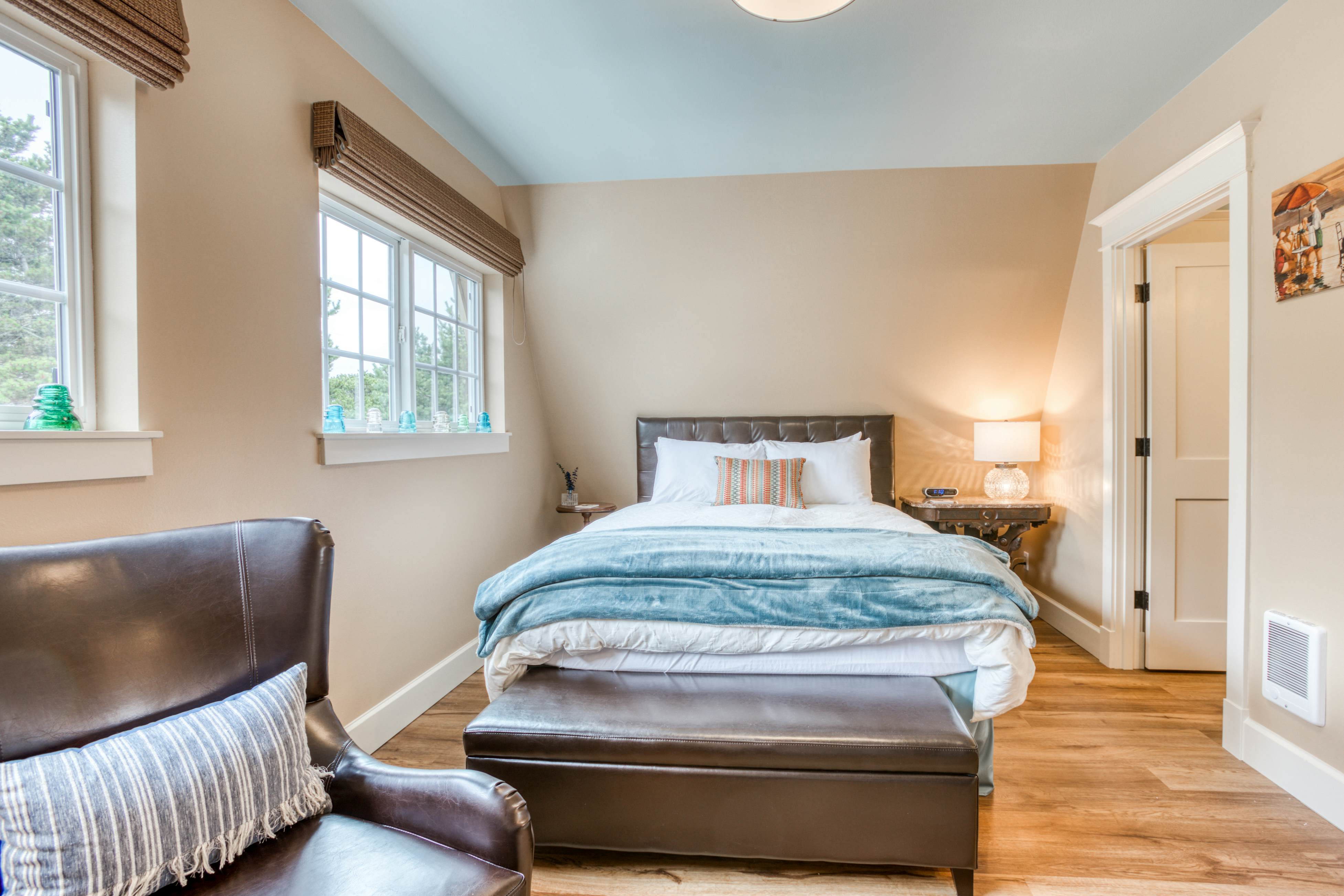 Ocean Delight 1 BD Warrenton, OR Vacation Rental Vacasa