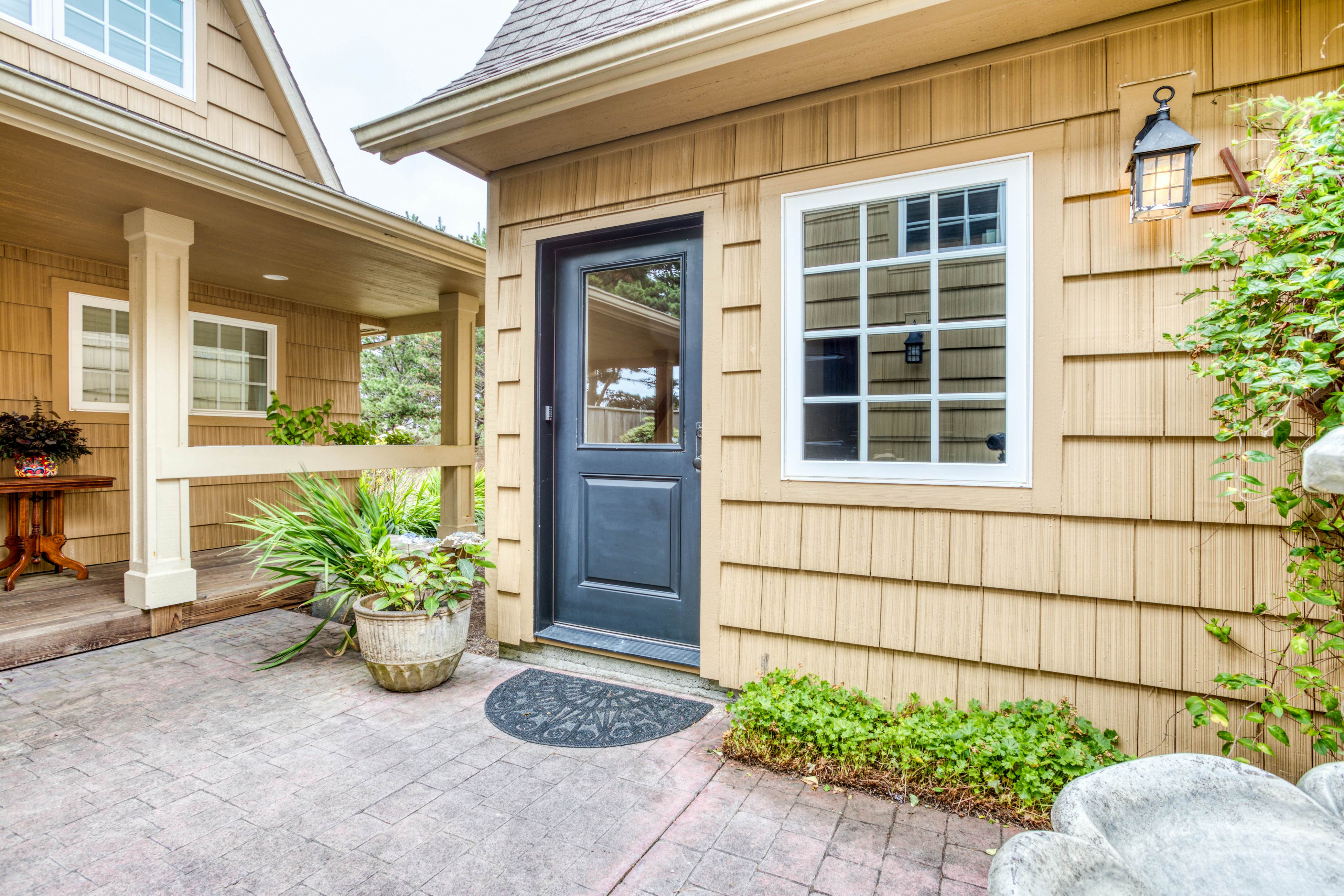 Ocean Delight 1 BD Warrenton, OR Vacation Rental Vacasa