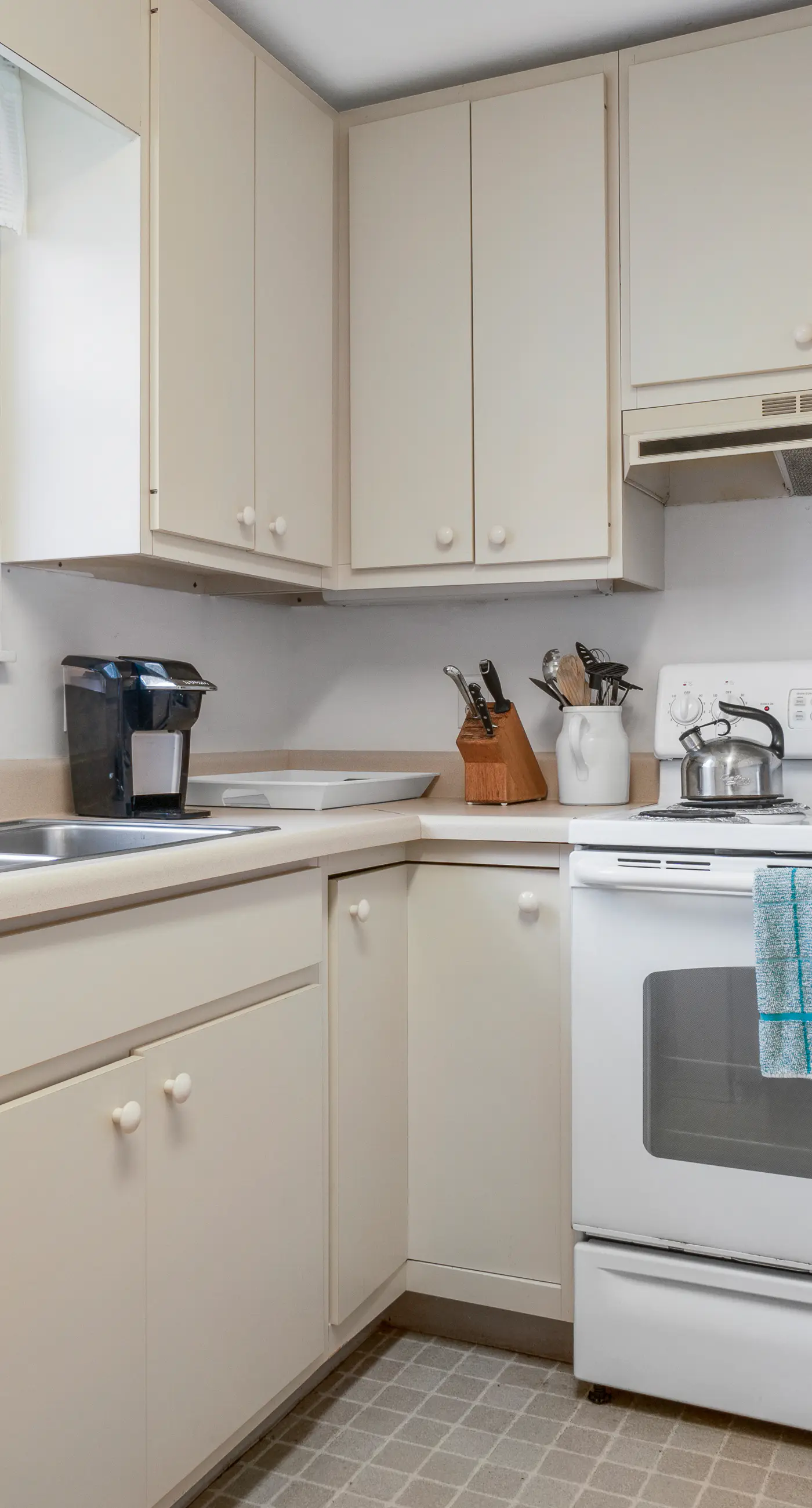 Oceanfront Cottage Long Beach 5 BD Rockport, MA Vacation Rental