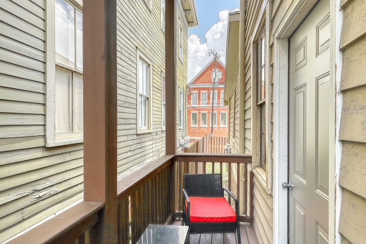 Savannah City Line | 2 BD Vacation Rental in Savannah, GA ...