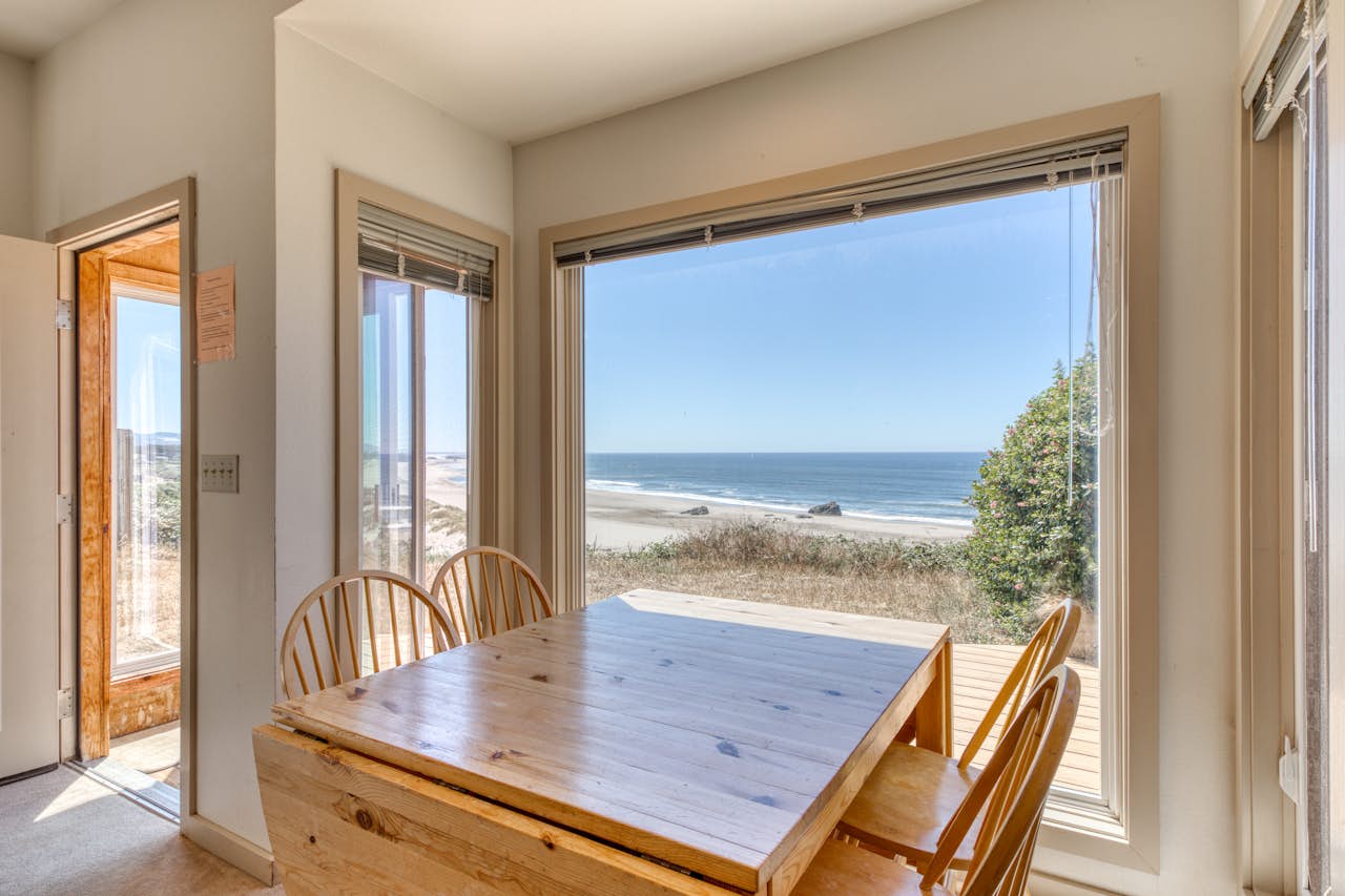 Beach Loop Condo 1 North Unit 3 BD Vacation Rental in Bandon, OR
