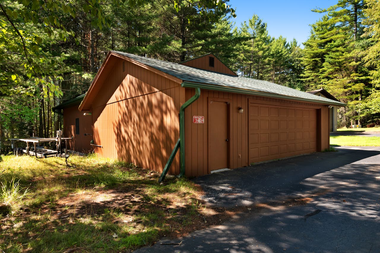 Lake Tomahawk Lodge 4 BD Vacation Rental in Lake Tomahawk, WI Vacasa