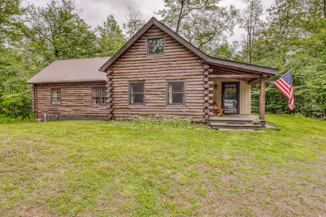 Log Cabin Living 3 BD Winhall, VT Vacation Rental Vacasa