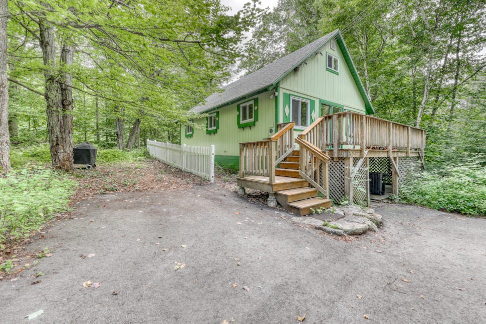 Hidden Valley Cottage 2 BD Wolfeboro, NH Vacation Rental Vacasa