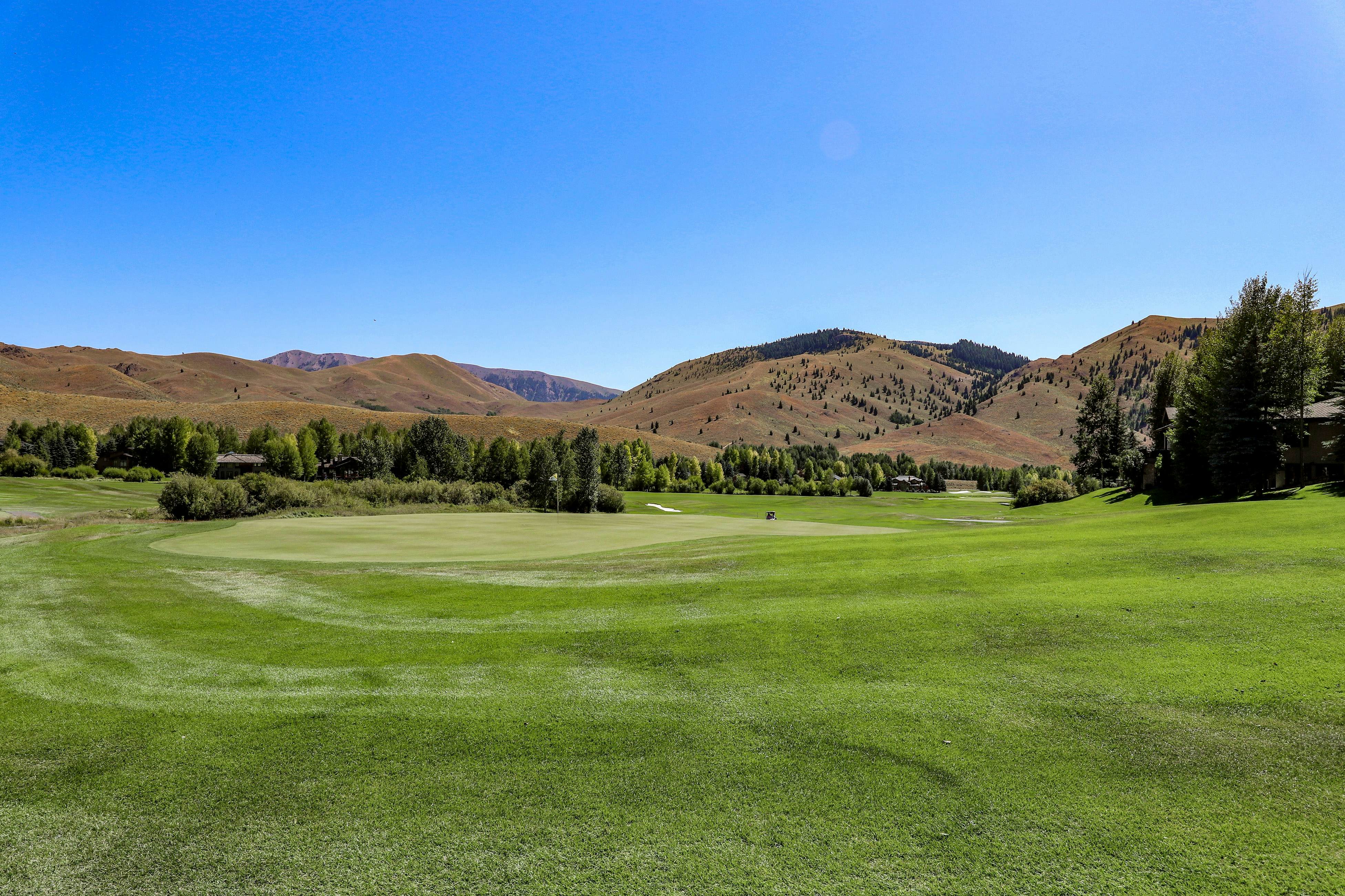 Single Level Ranch Condo in Elkhorn