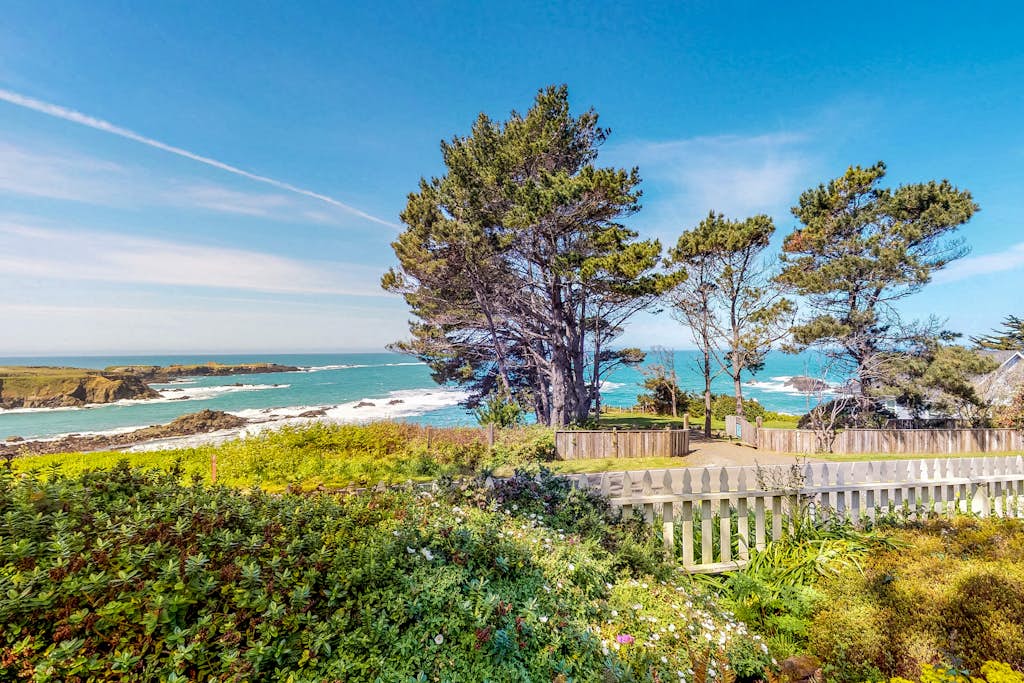 Mendocino Getaway - Ocean Views & Family Fun — Mendocino, CA — vacation rental