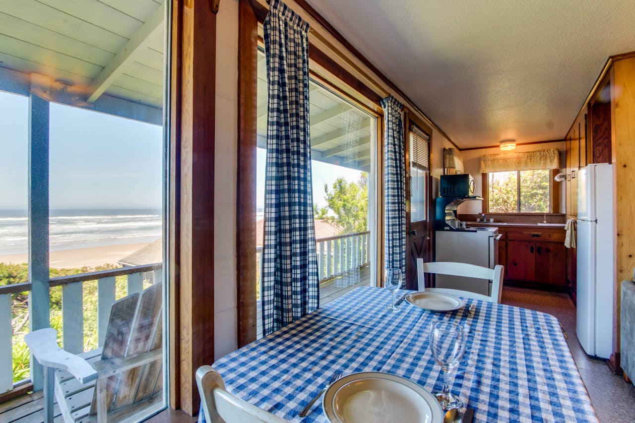 Cape Cod Cottages Unit 7 1 BD Vacation Rental in Waldport, OR Vacasa