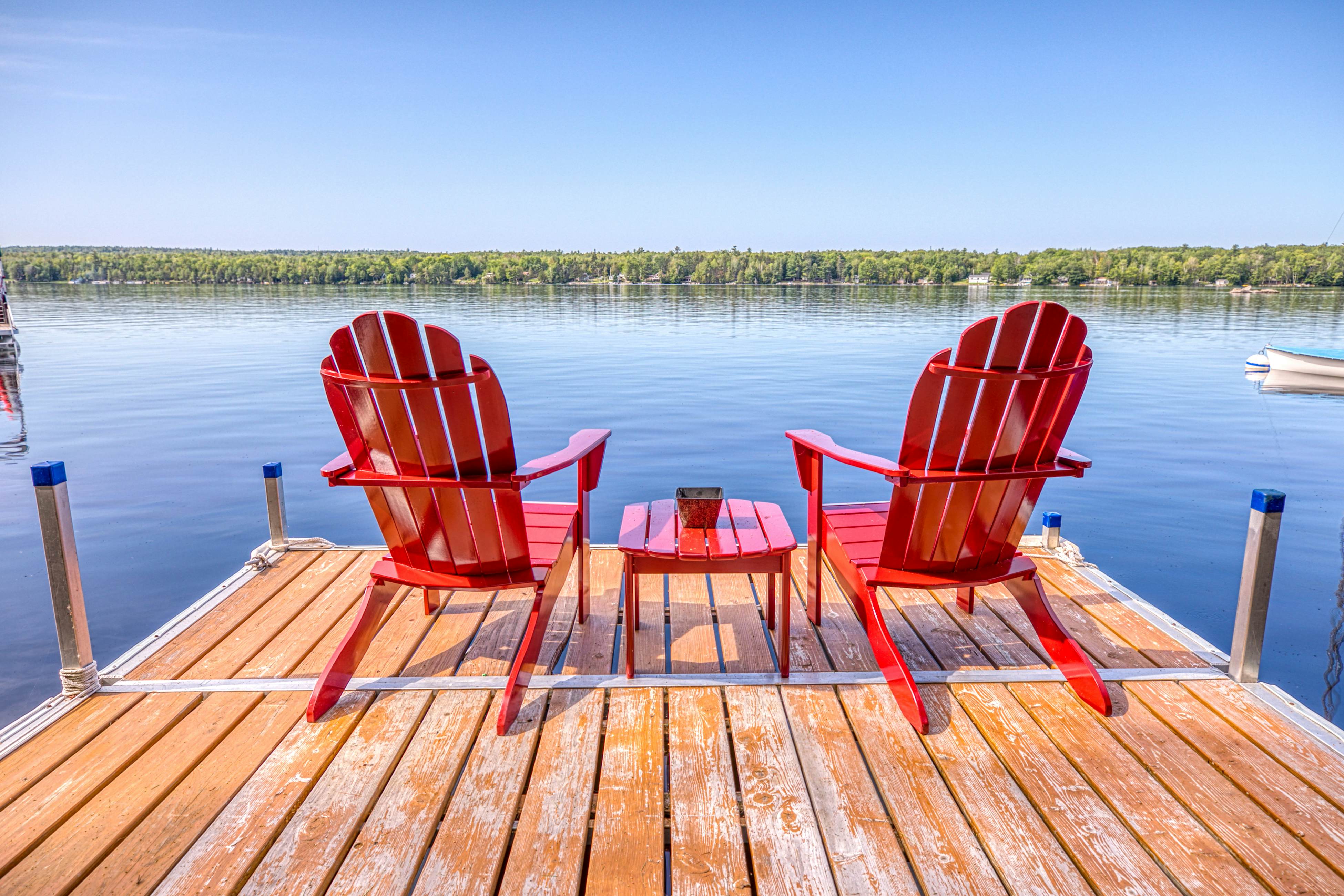 Lakeside Cottages on Toddy Pond