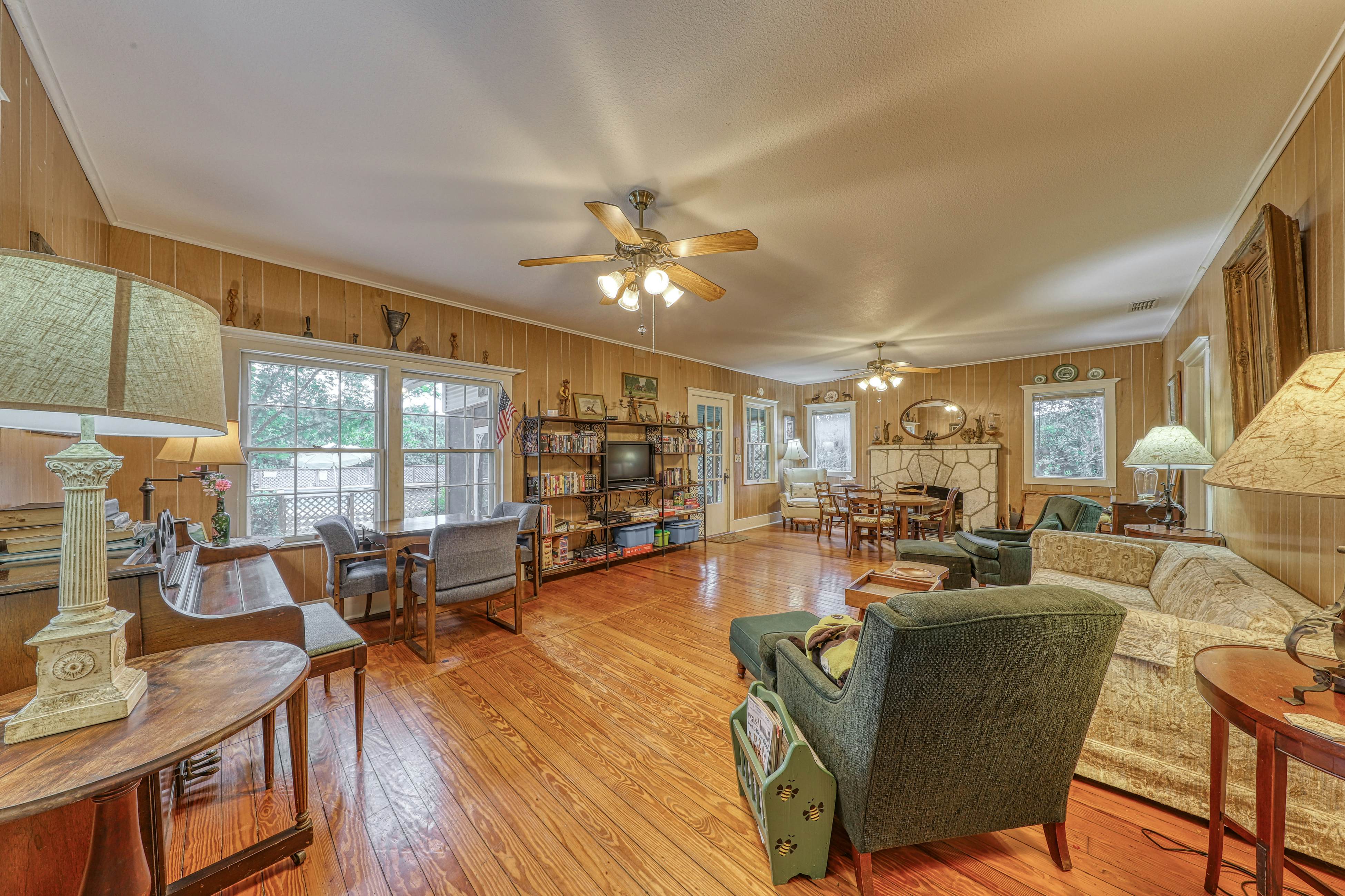 Bumblebee Lodge 3 BD Ingram, TX Vacation Rental Vacasa