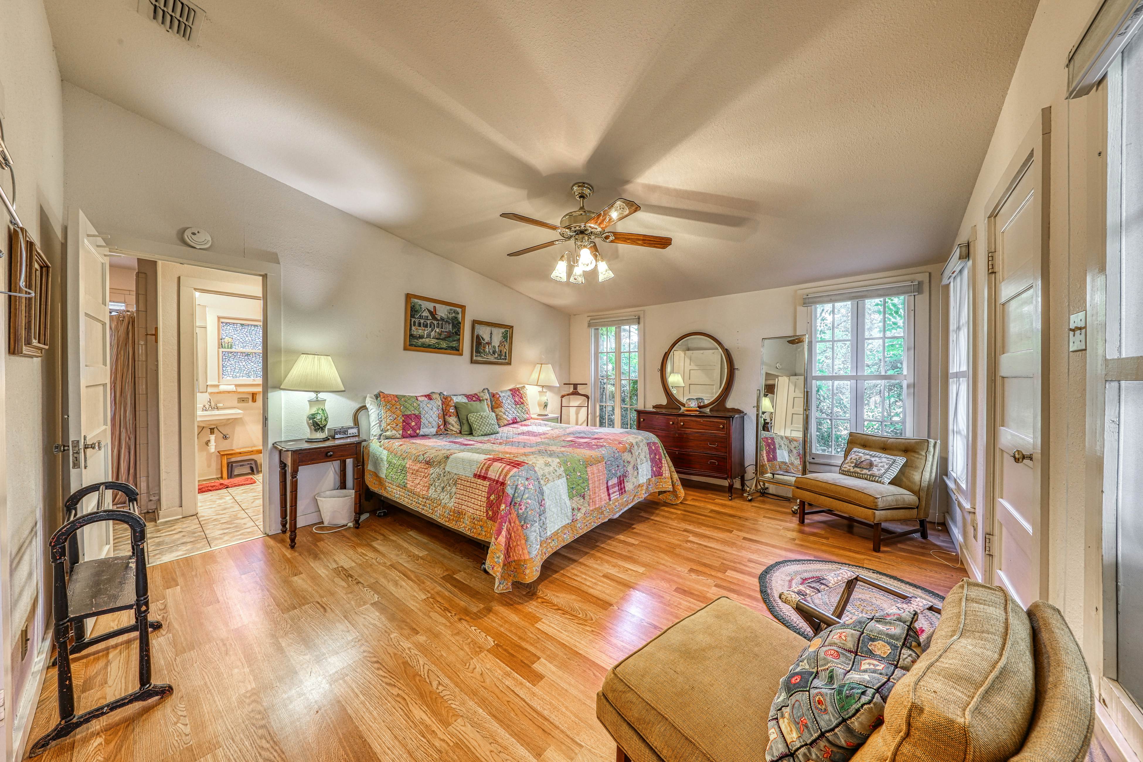 Bumblebee Lodge 3 BD Ingram, TX Vacation Rental Vacasa