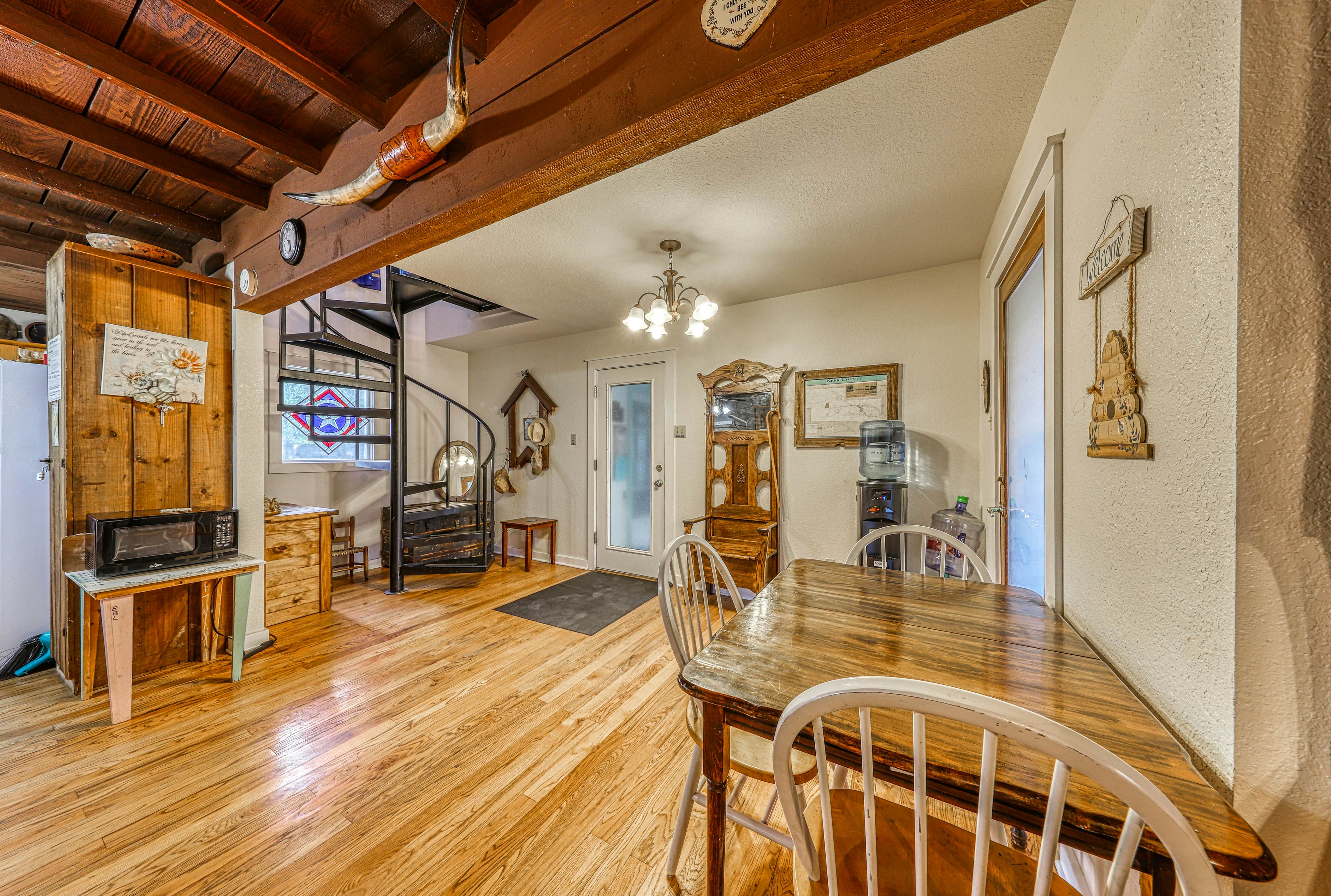 Bumblebee Lodge 3 BD Ingram, TX Vacation Rental Vacasa