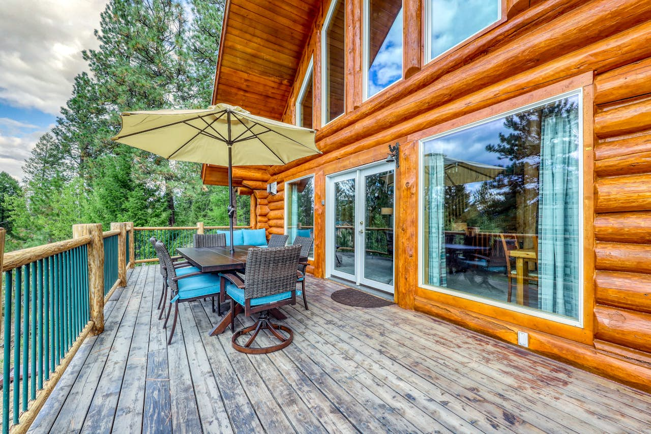 Cascade Lakeview Log Cabin | 1 BD Vacation Rental in Cascade, ID | Vacasa