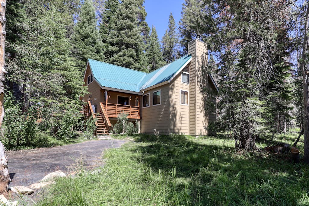 Lakeshore Vacation Rentals Cabin Rentals Vacasa