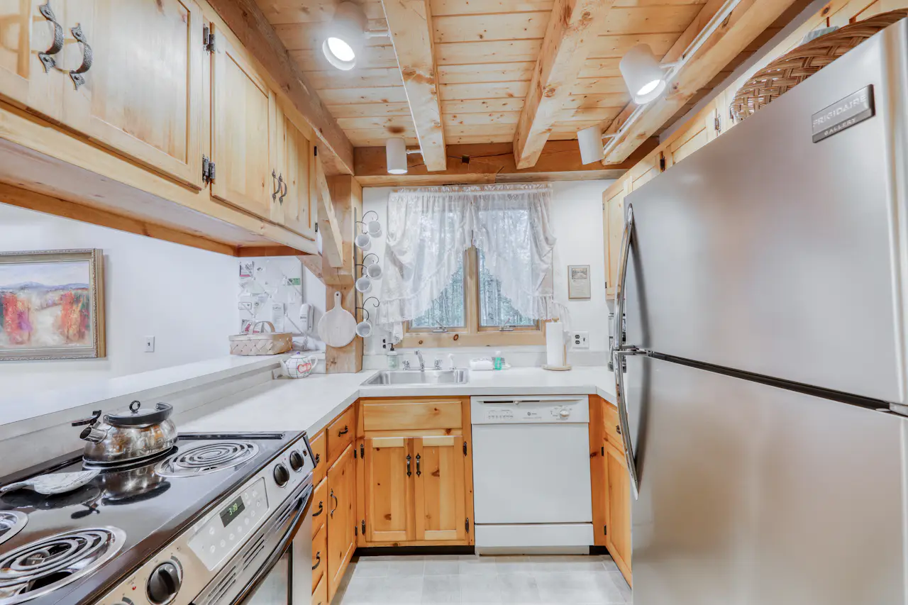 Sherwood Escape 3 BD Vacation Rental in Londonderry, VT Vacasa