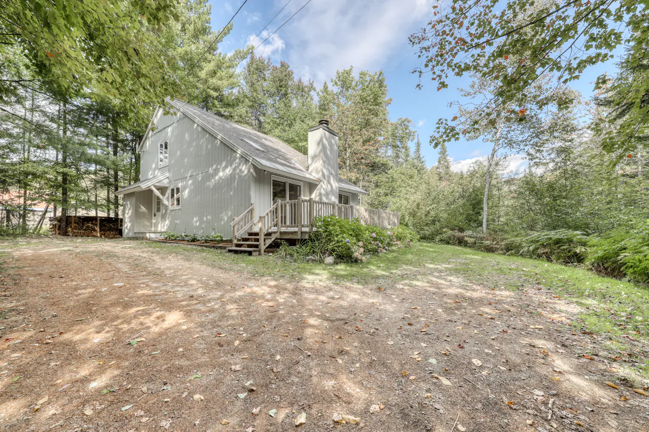 Sherwood Escape 3 BD Vacation Rental in Londonderry, VT Vacasa