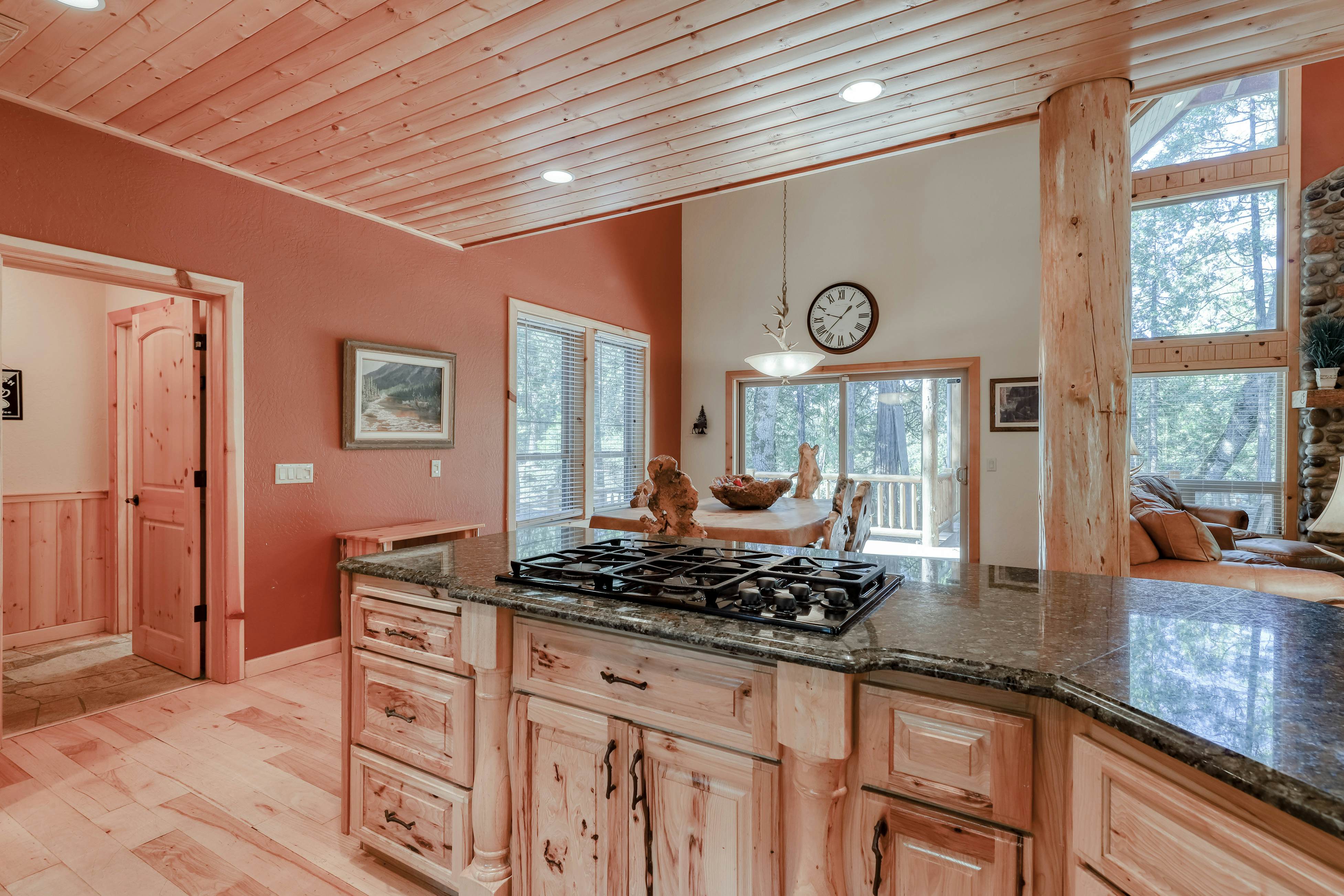 Pinnacle Point 4 BD Shaver Lake, CA Vacation Rental Vacasa