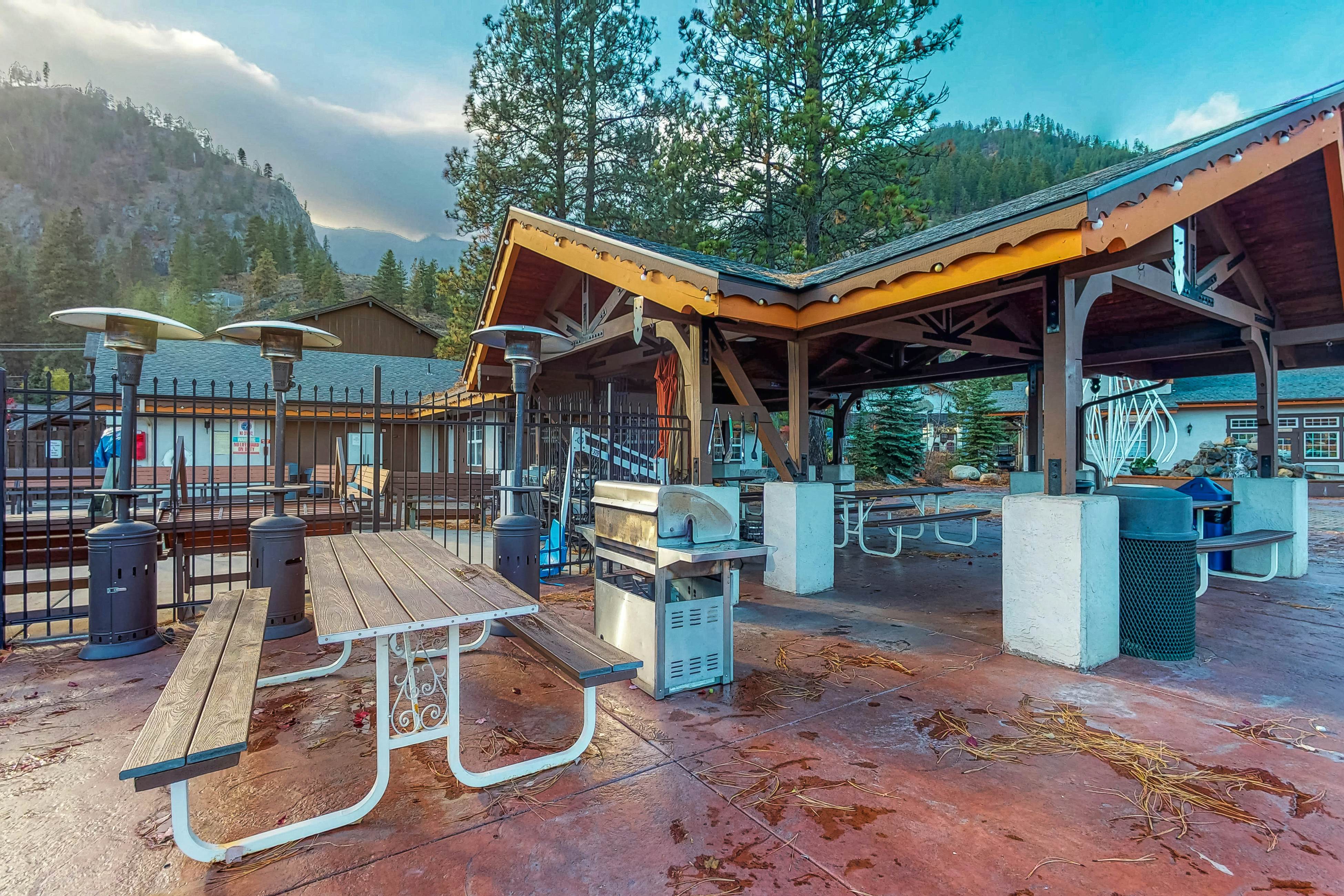 Icicle Village Resort 508 - Alpine Aurora