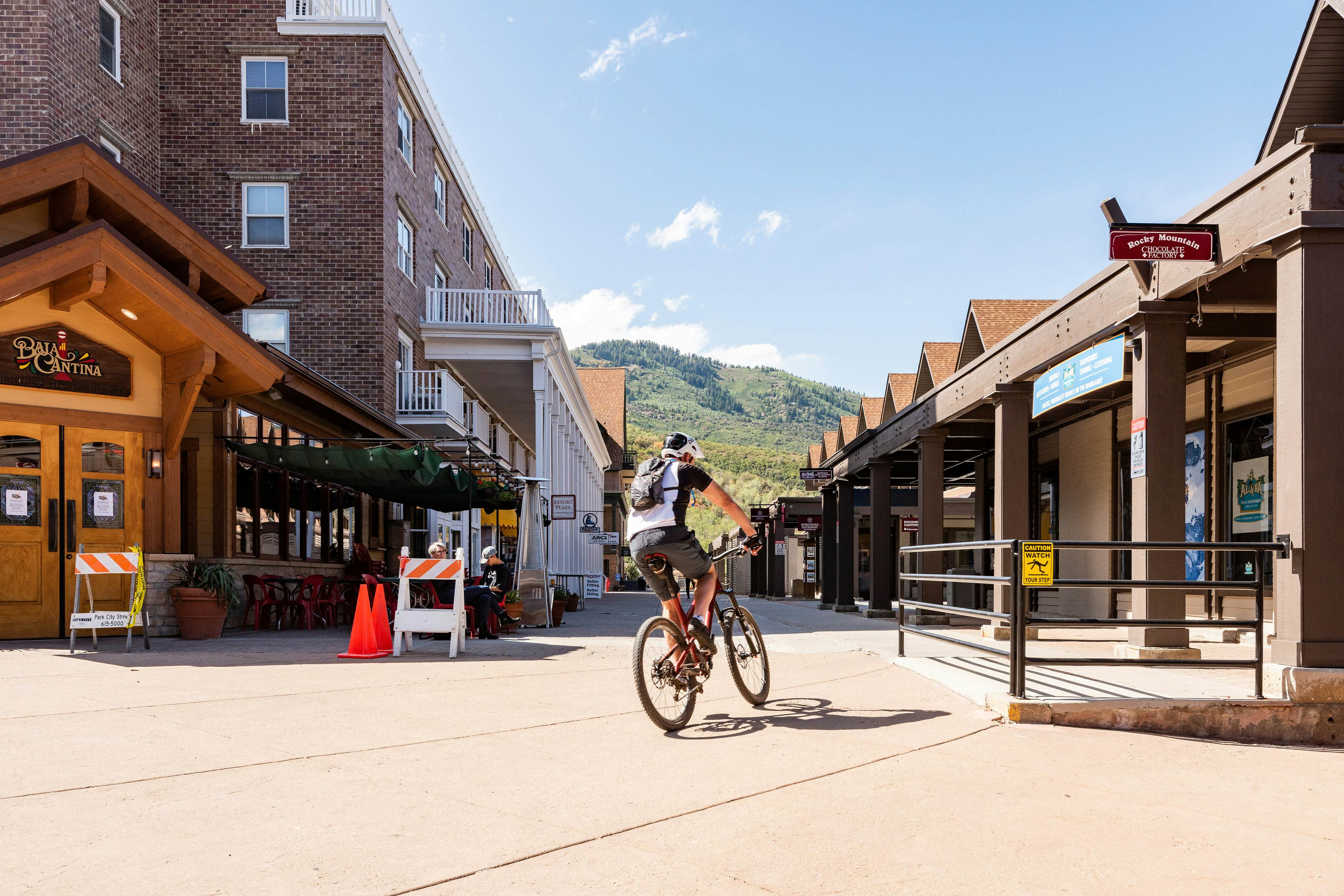 SKI-IN/SKI-OUT MOUNTAIN VILLAGE STUDIO #225