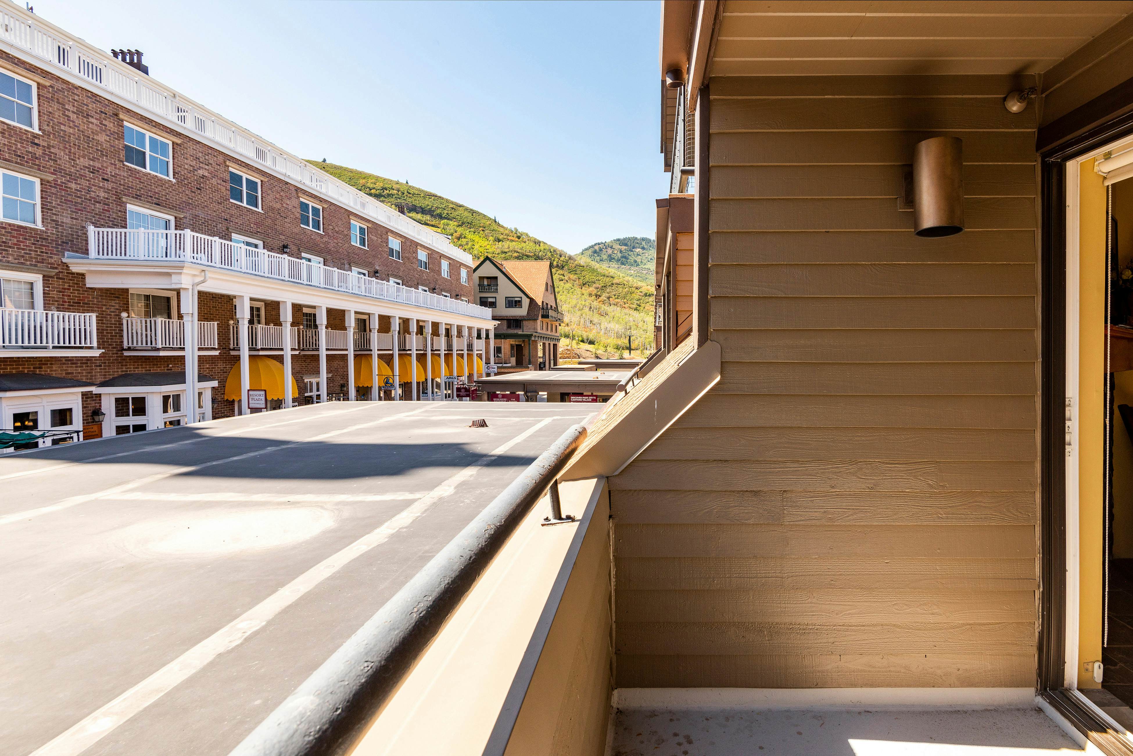 SKI-IN/SKI-OUT MOUNTAIN VILLAGE STUDIO #225