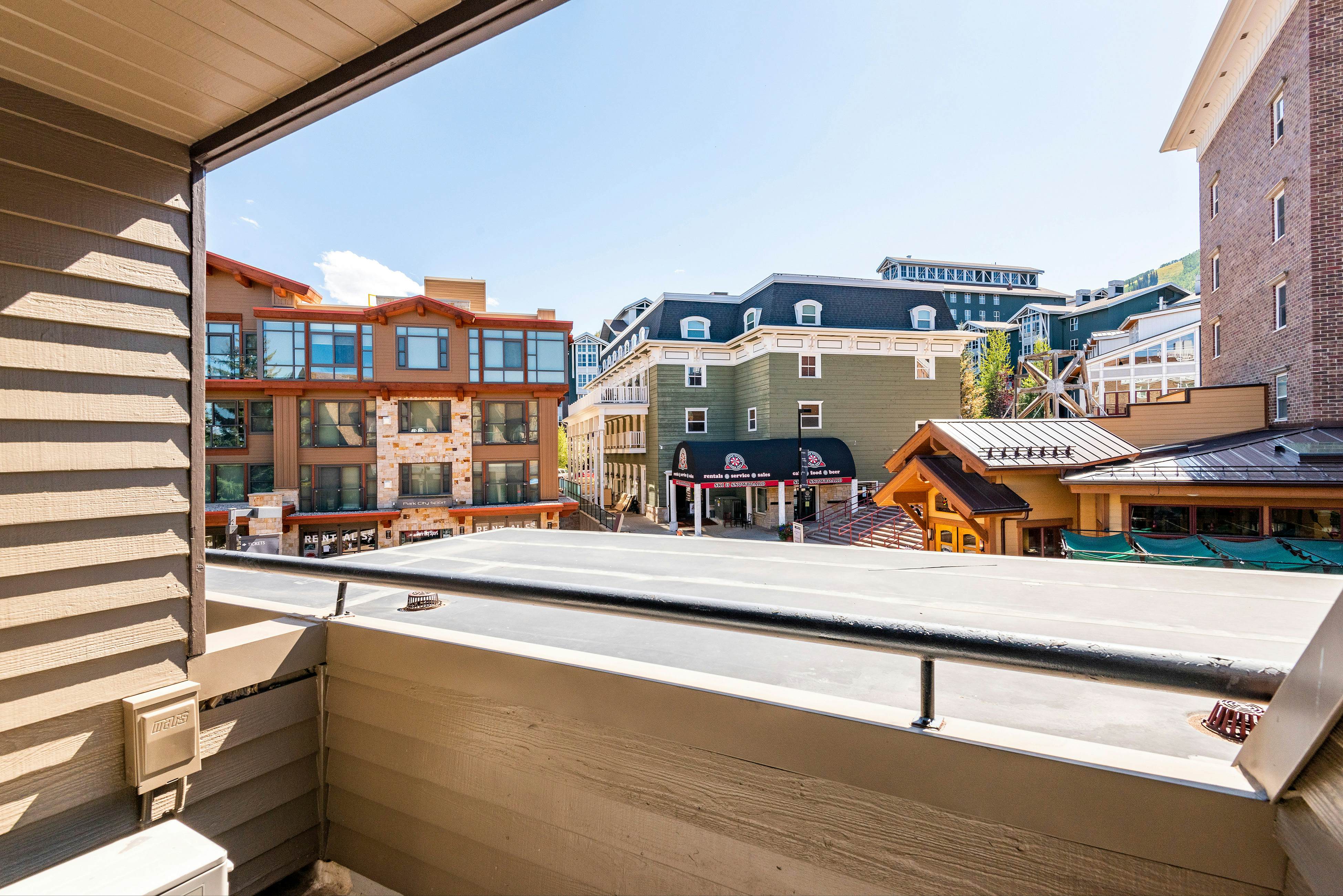 SKI-IN/SKI-OUT MOUNTAIN VILLAGE STUDIO #225