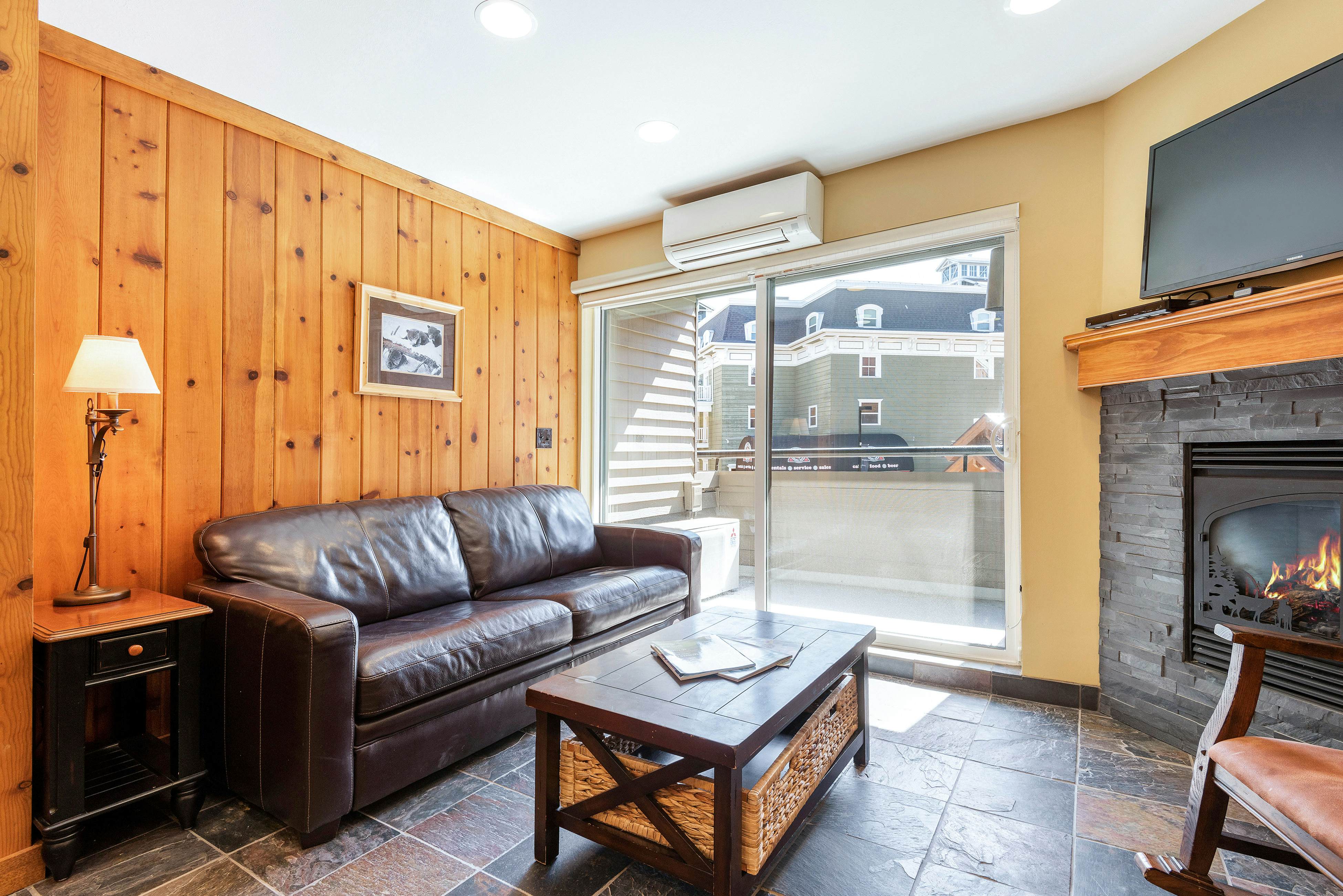 SKI-IN/SKI-OUT MOUNTAIN VILLAGE STUDIO #225