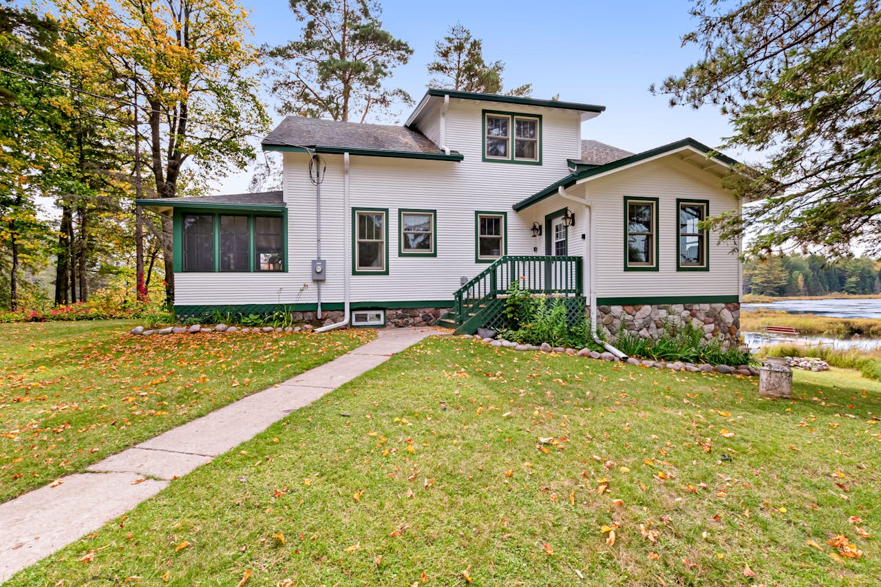 White House 4 BD Presque Isle, WI Vacation Rental Vacasa