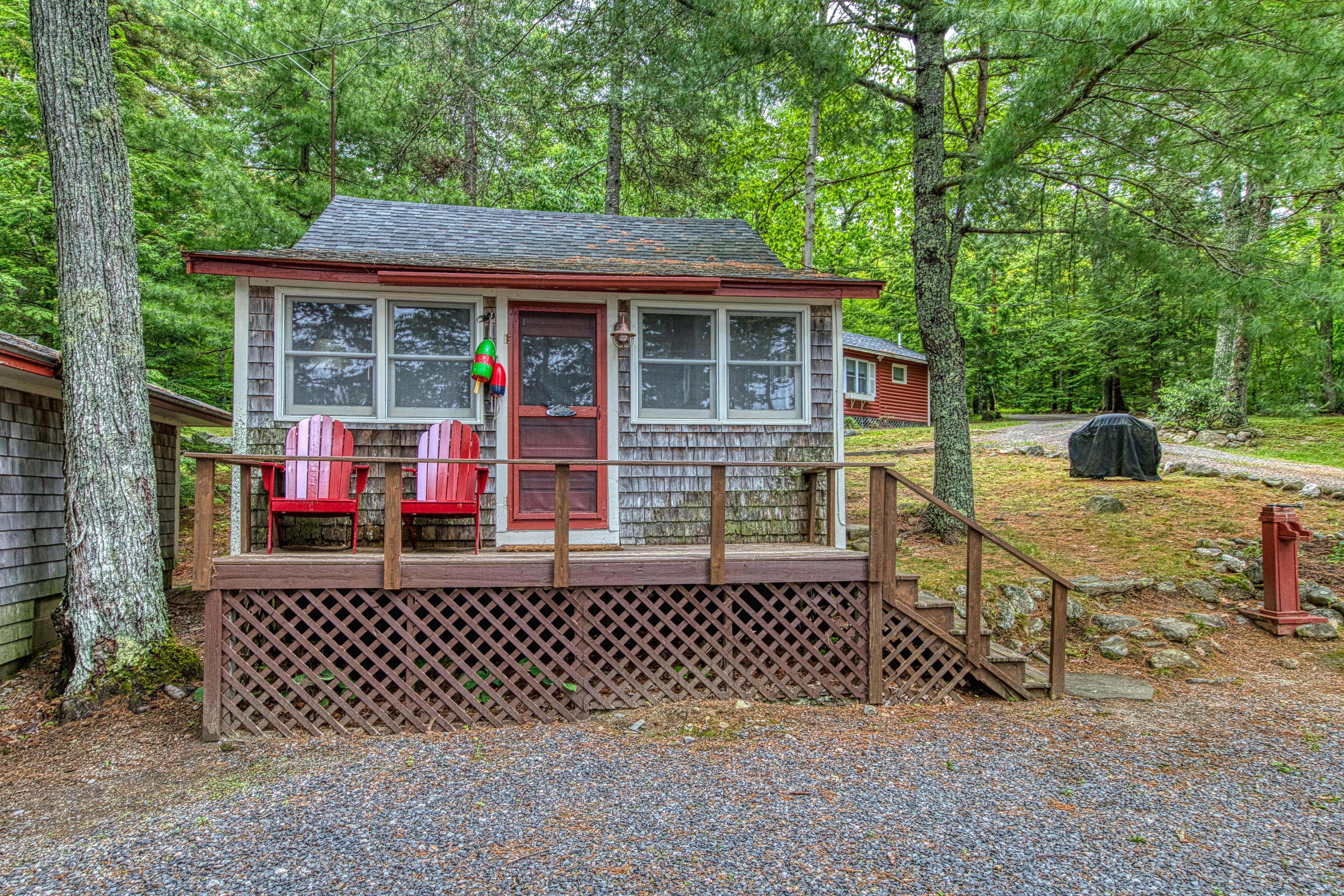 Lakeside Cottages on Toddy Pond