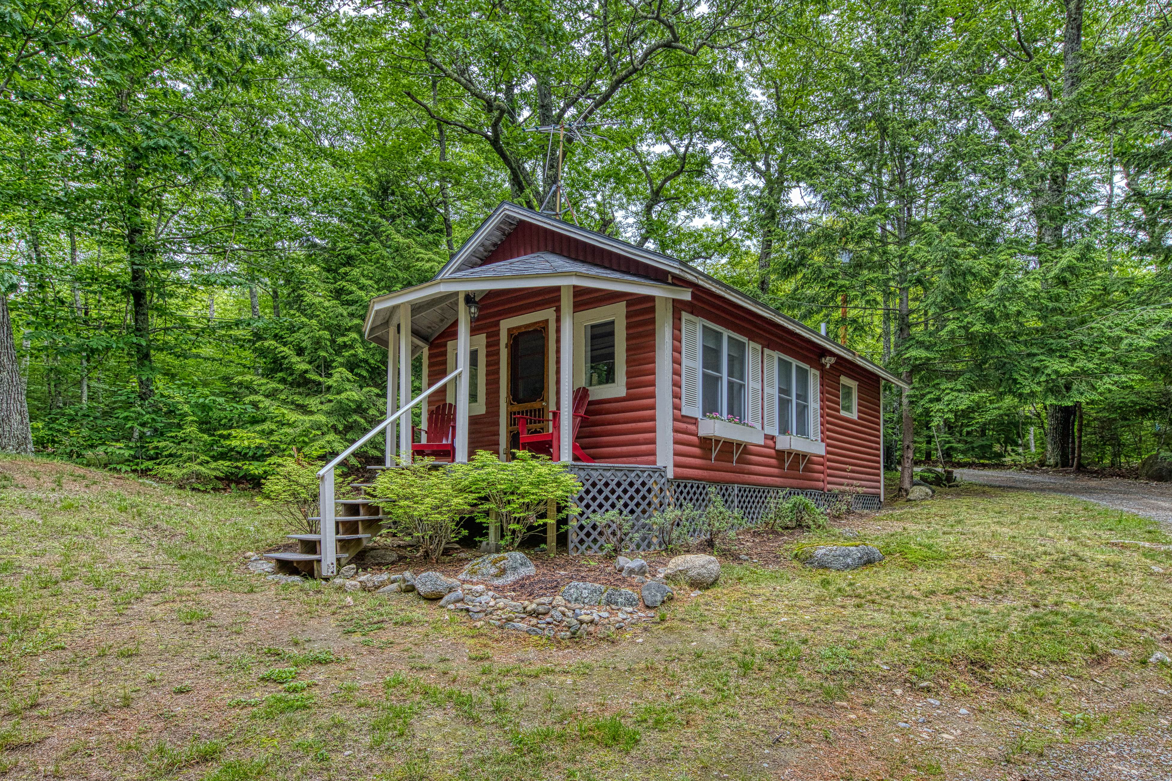 Lakeside Cottages on Toddy Pond