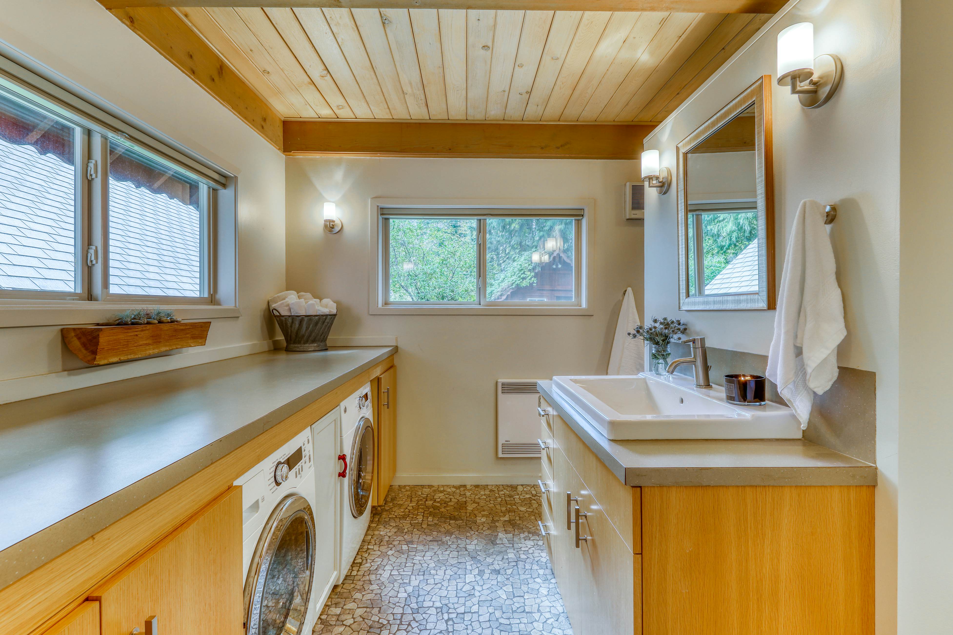 Timber Creek Cabin 3 BD Index, WA Vacation Rental Vacasa