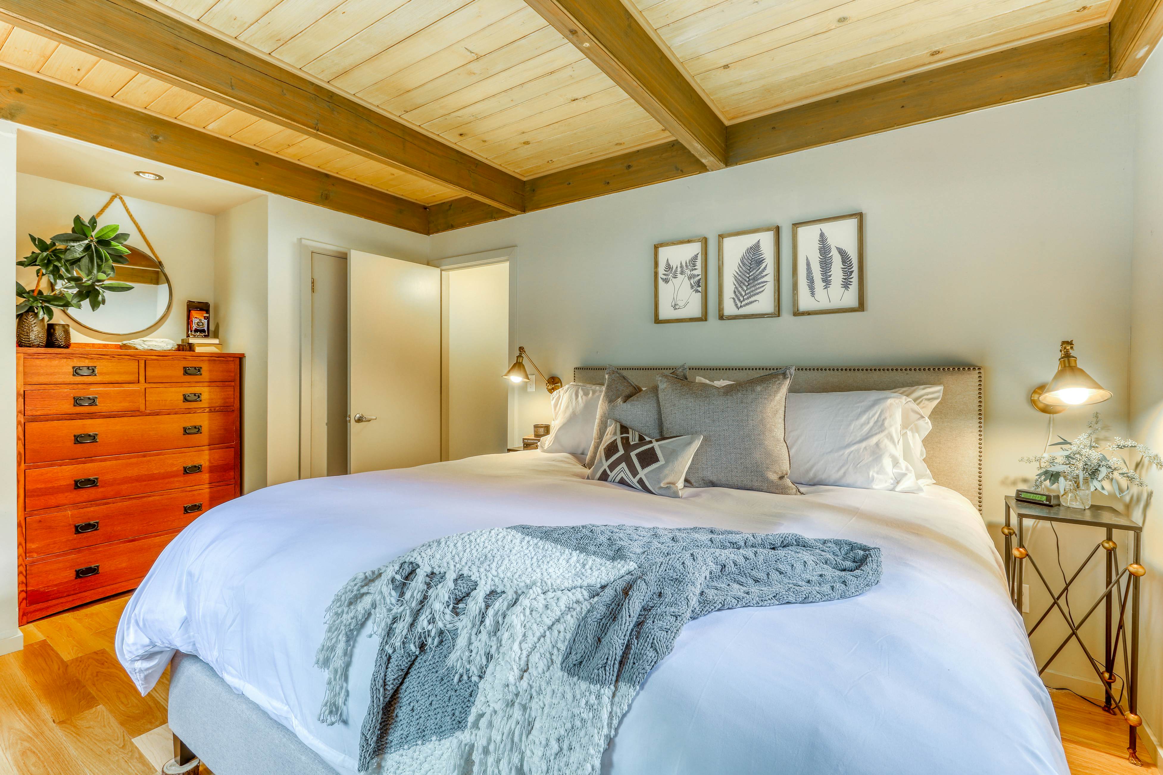 Timber Creek Cabin 3 BD Index, WA Vacation Rental Vacasa