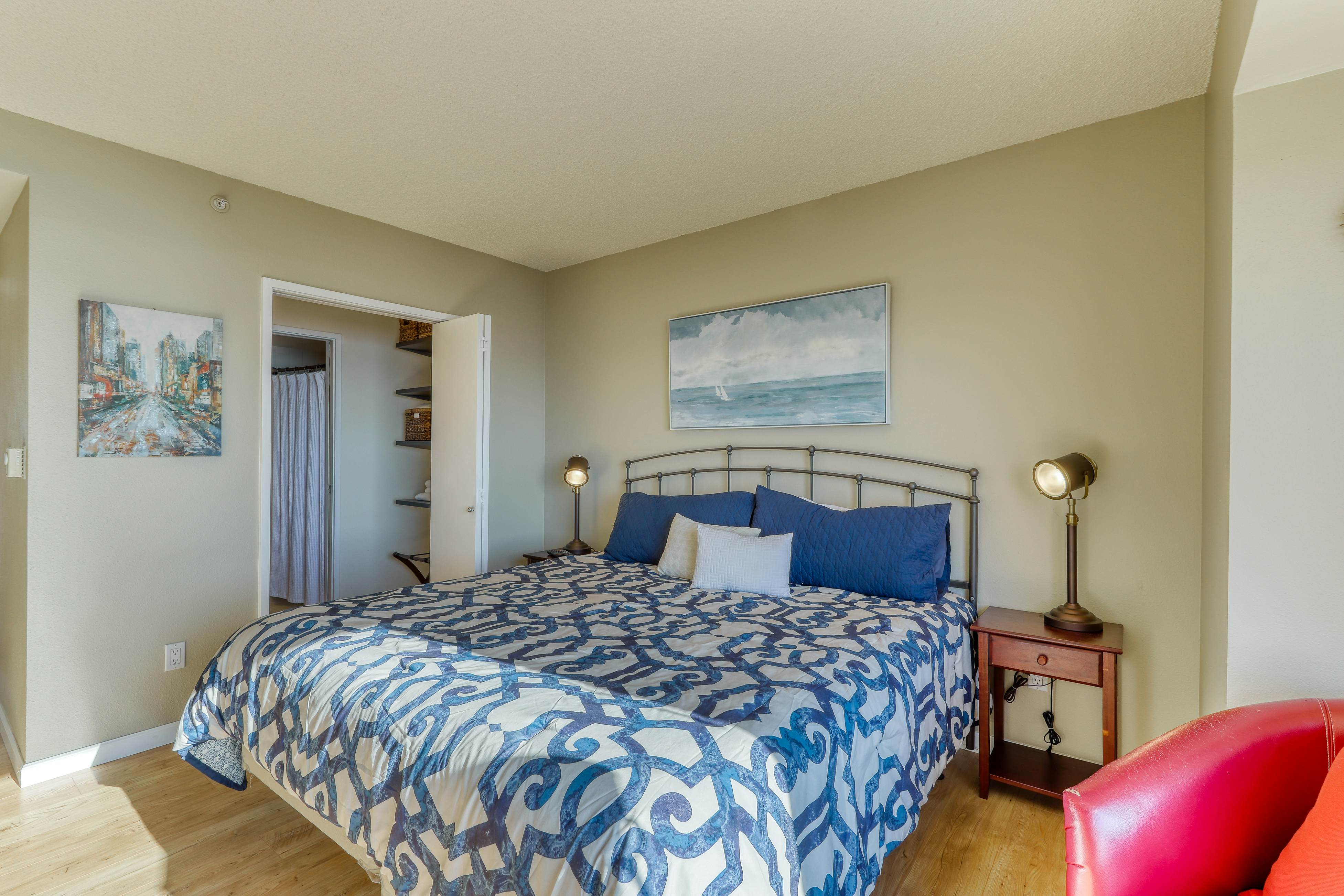 Newmark Tower Soundview Suite