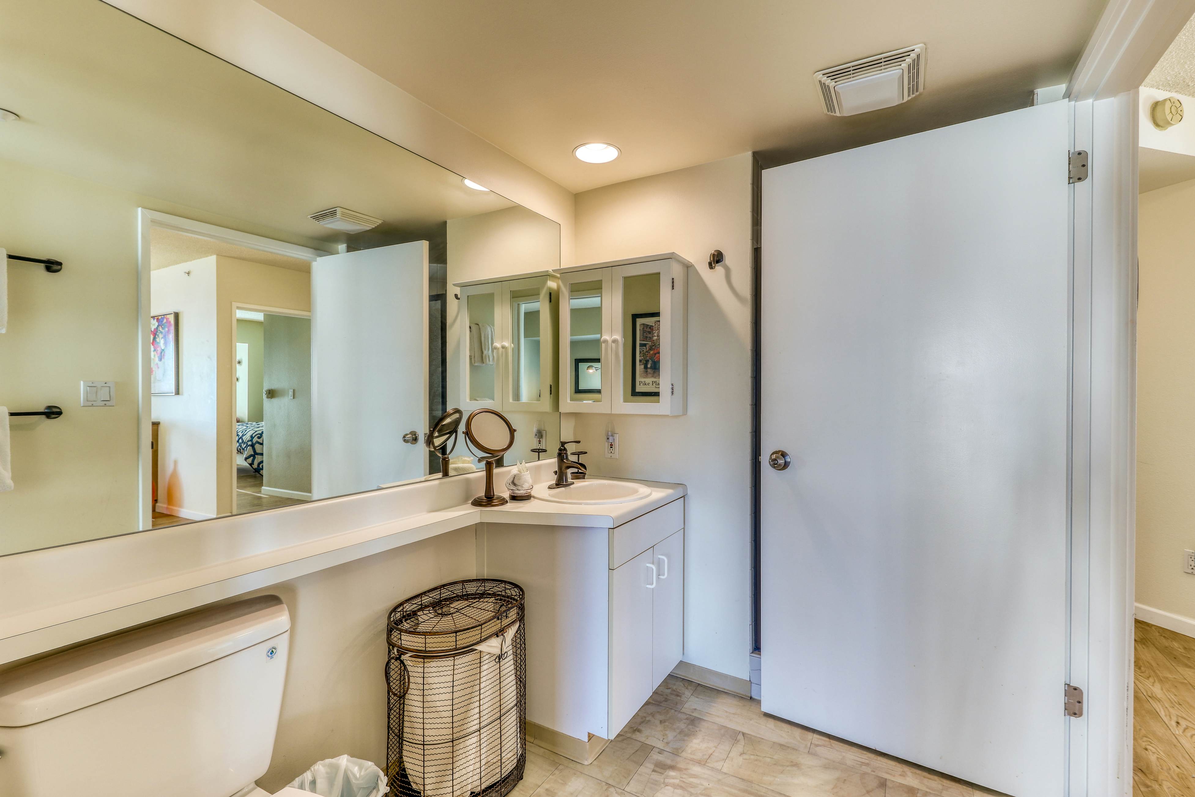 Newmark Tower Soundview Suite