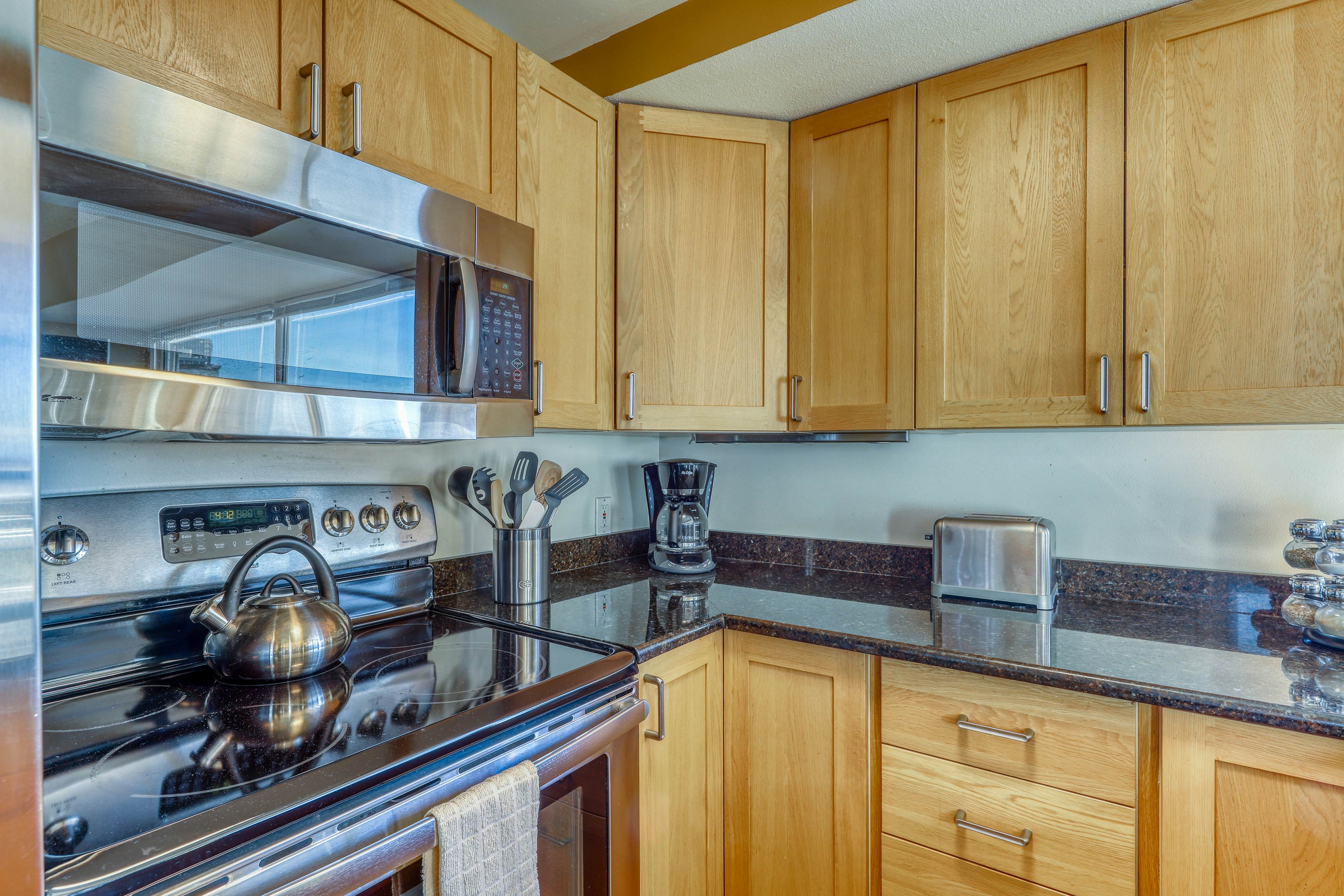 Newmark Tower Soundview Suite